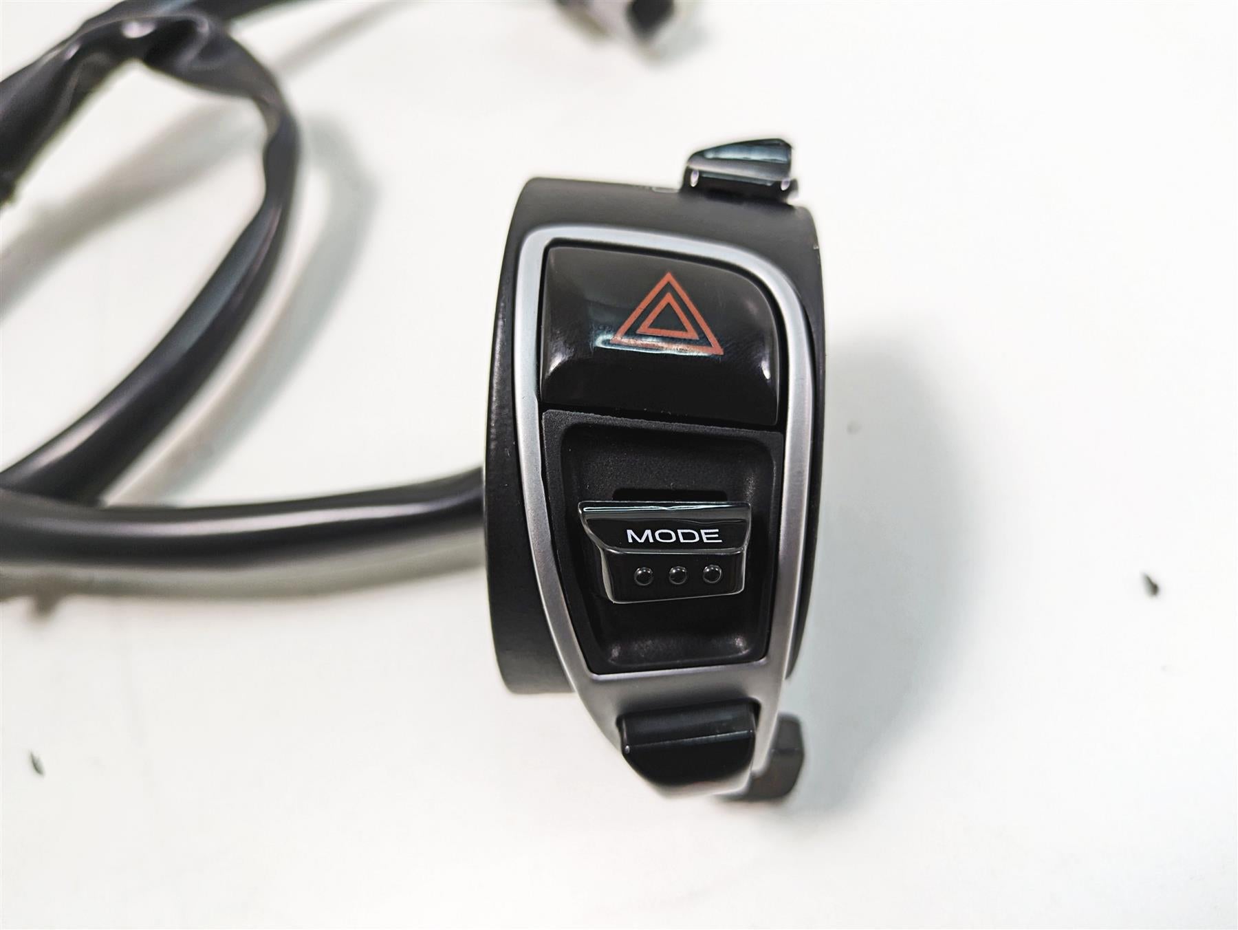 2020 Moto Guzzi V85 TT Adventure Right Hand Start Stop Control Switch 2D000528 {{ shop.shopifyCountryName }} - Mototech271