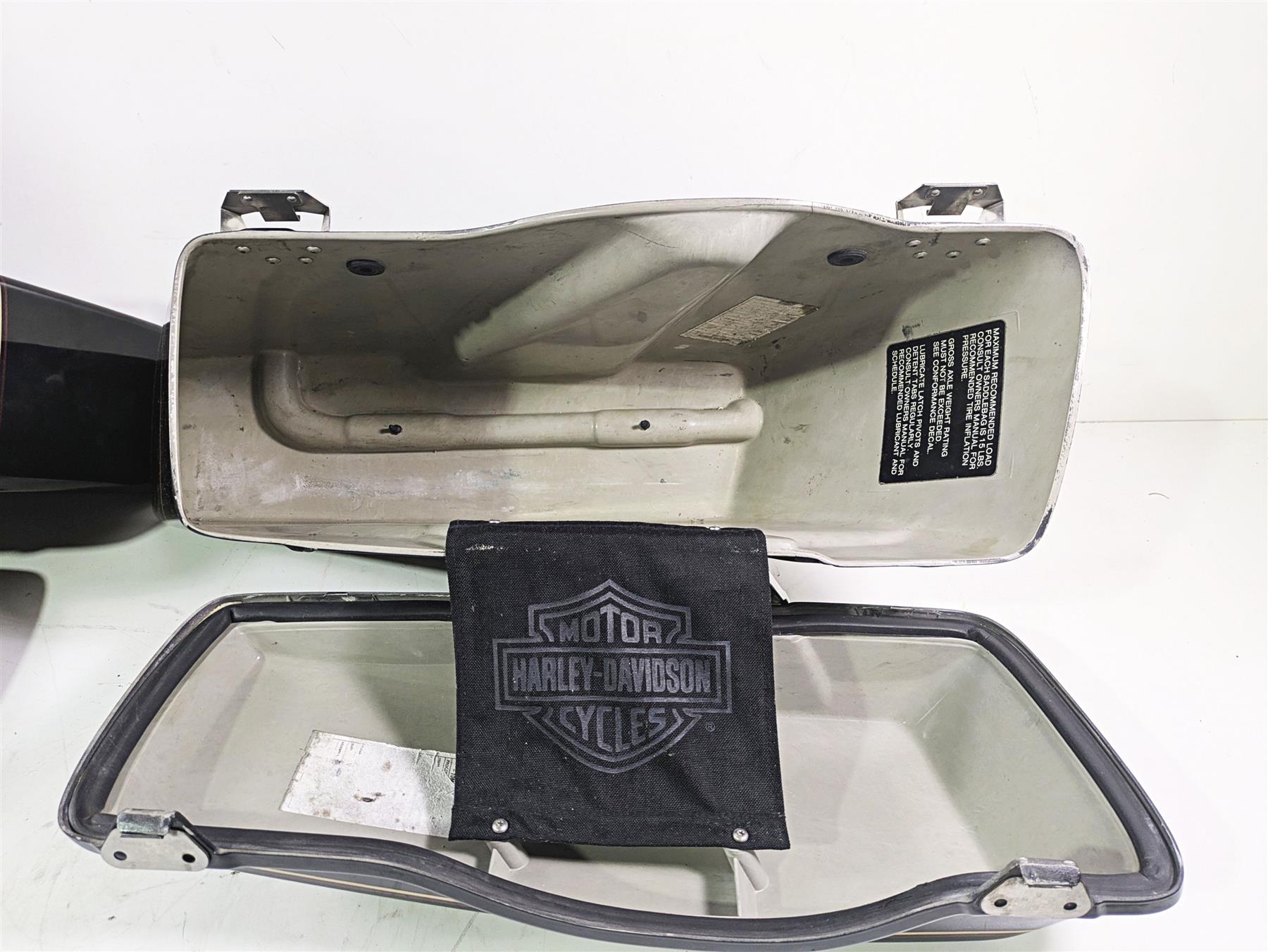 1996 Harley Touring FLHTCUI Electra Glide Saddlebag Saddle Bag Set 90753-93 {{ shop.shopifyCountryName }} - Mototech271