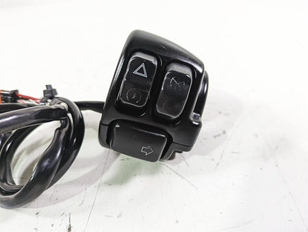 2021 Harley Softail FLSL Slim Right Hand Control Switch 71500462 {{ shop.shopifyCountryName }} - Mototech271