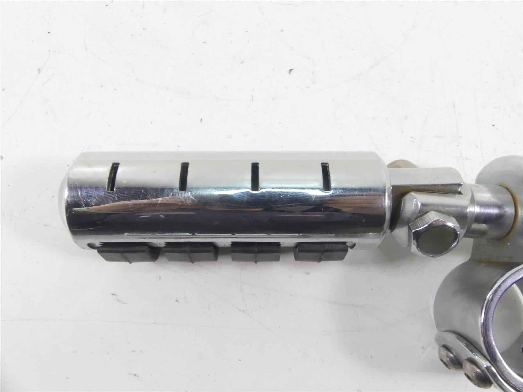 1999 Harley Touring FLHTCUI Electra Glide Kuryakyn Highway Foot Peg Set 7964 {{ shop.shopifyCountryName }} - Mototech271