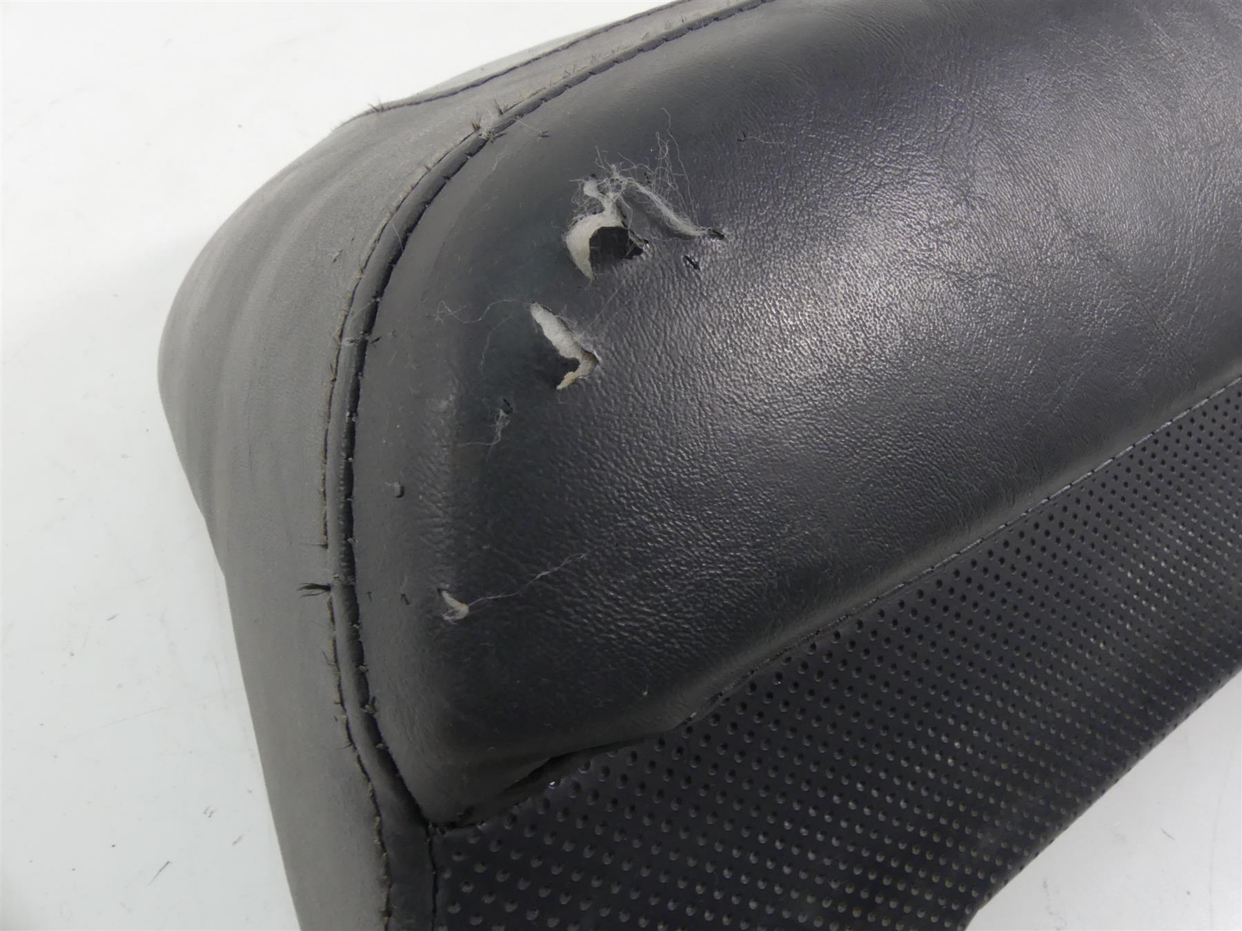 2013 Harley VRSCF Muscle V-Rod Rear Passenger Pillion Saddle Seat -Read 52438-09 {{ shop.shopifyCountryName }} - Mototech271