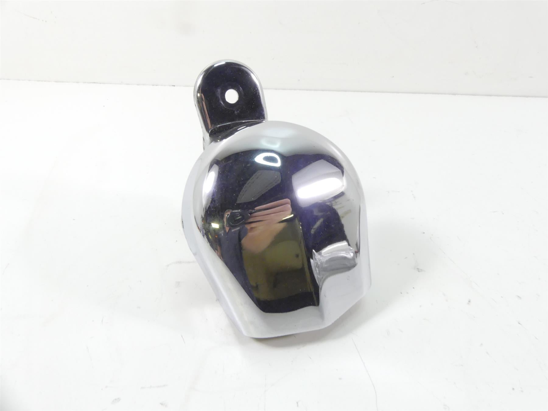 2005 Harley Touring CVO FLHTC SE Electra Glide  Horn With Chrome Cover 69012-93A