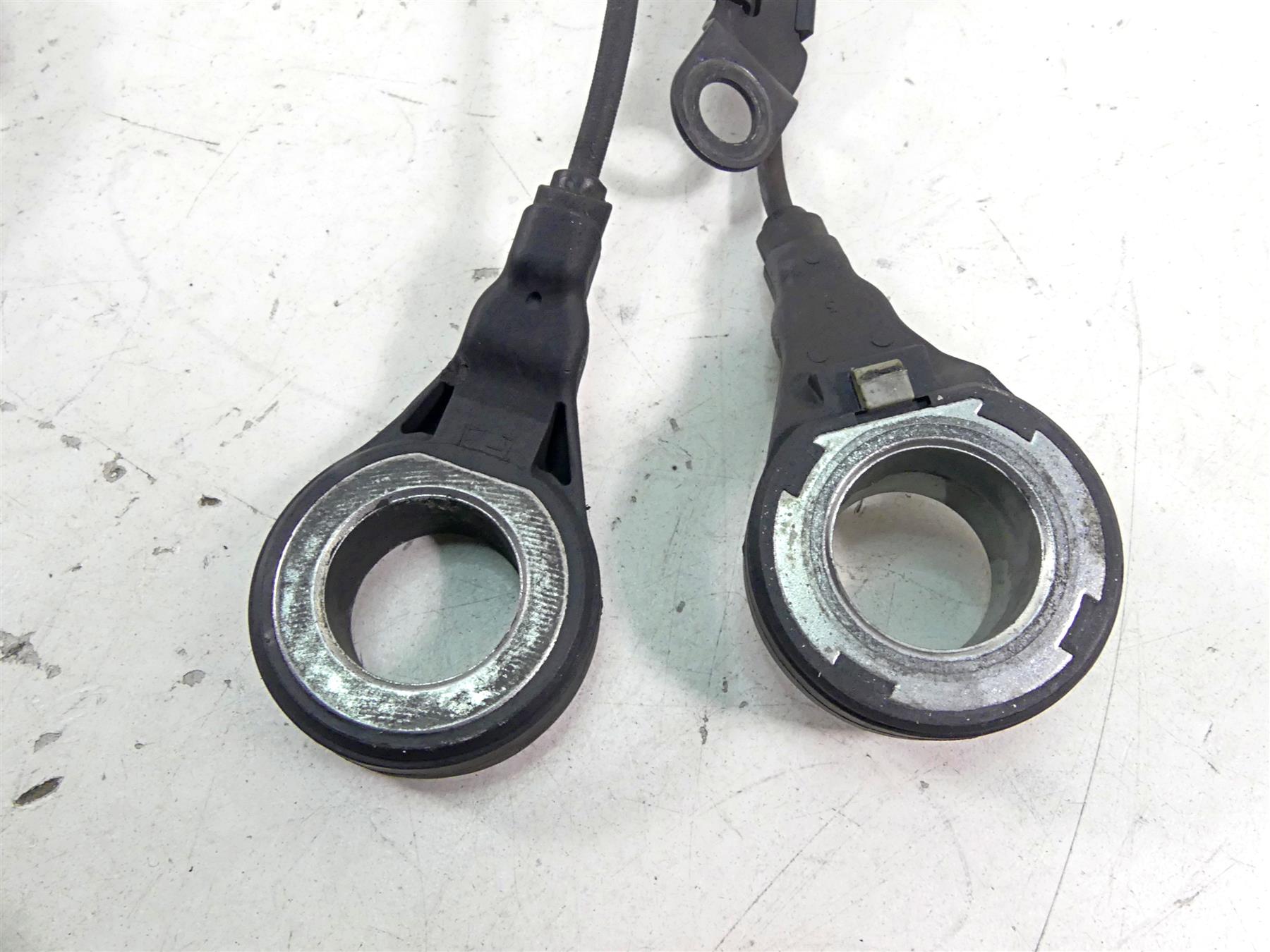 2015 Harley Touring FLHXS Street Glide Front Rear Abs Sensors 32700015 40615-08 {{ shop.shopifyCountryName }} - Mototech271