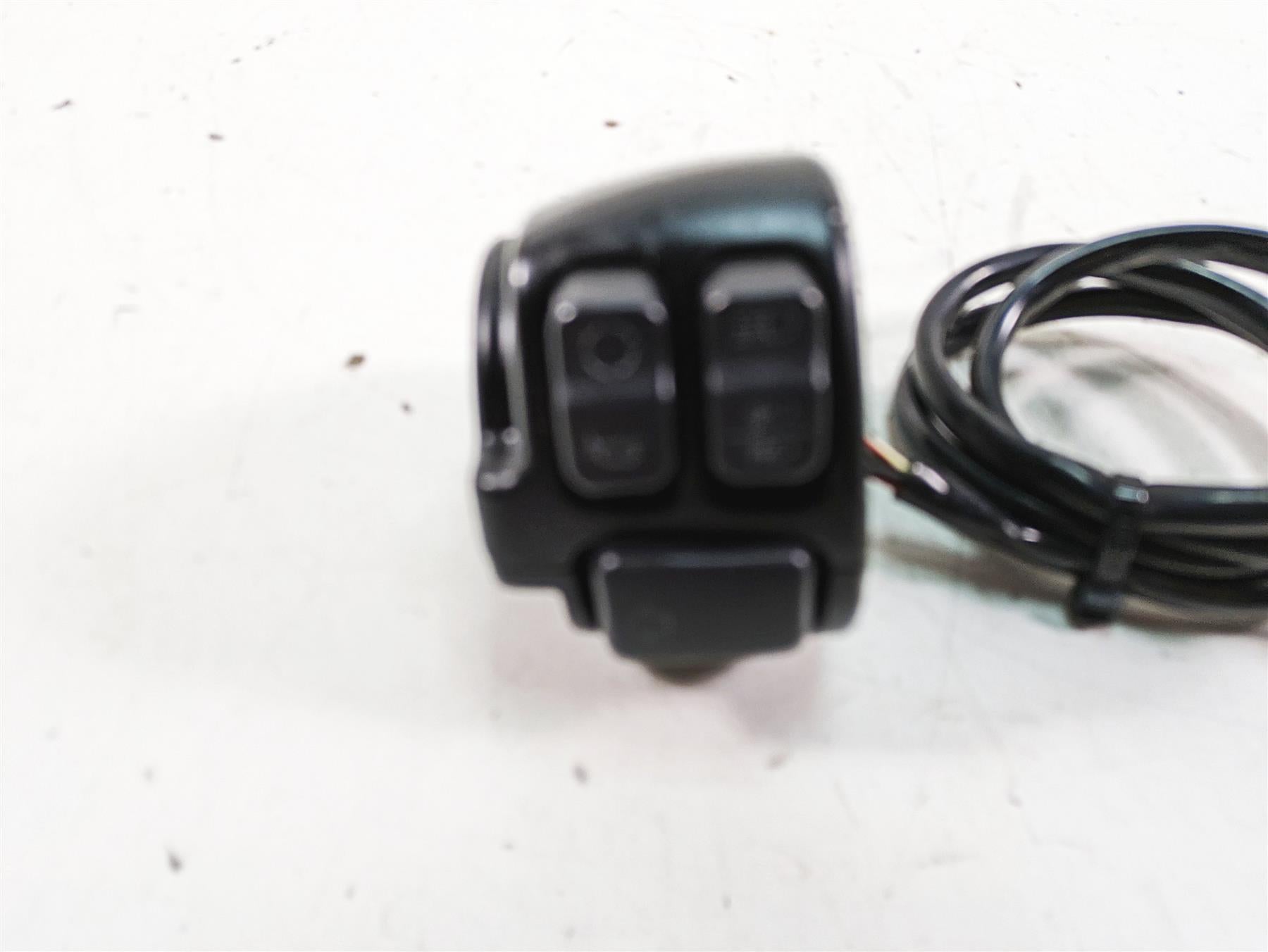 2019 Harley XL883N Sportster Iron Left Hand Control Switch 71500117A {{ shop.shopifyCountryName }} - Mototech271