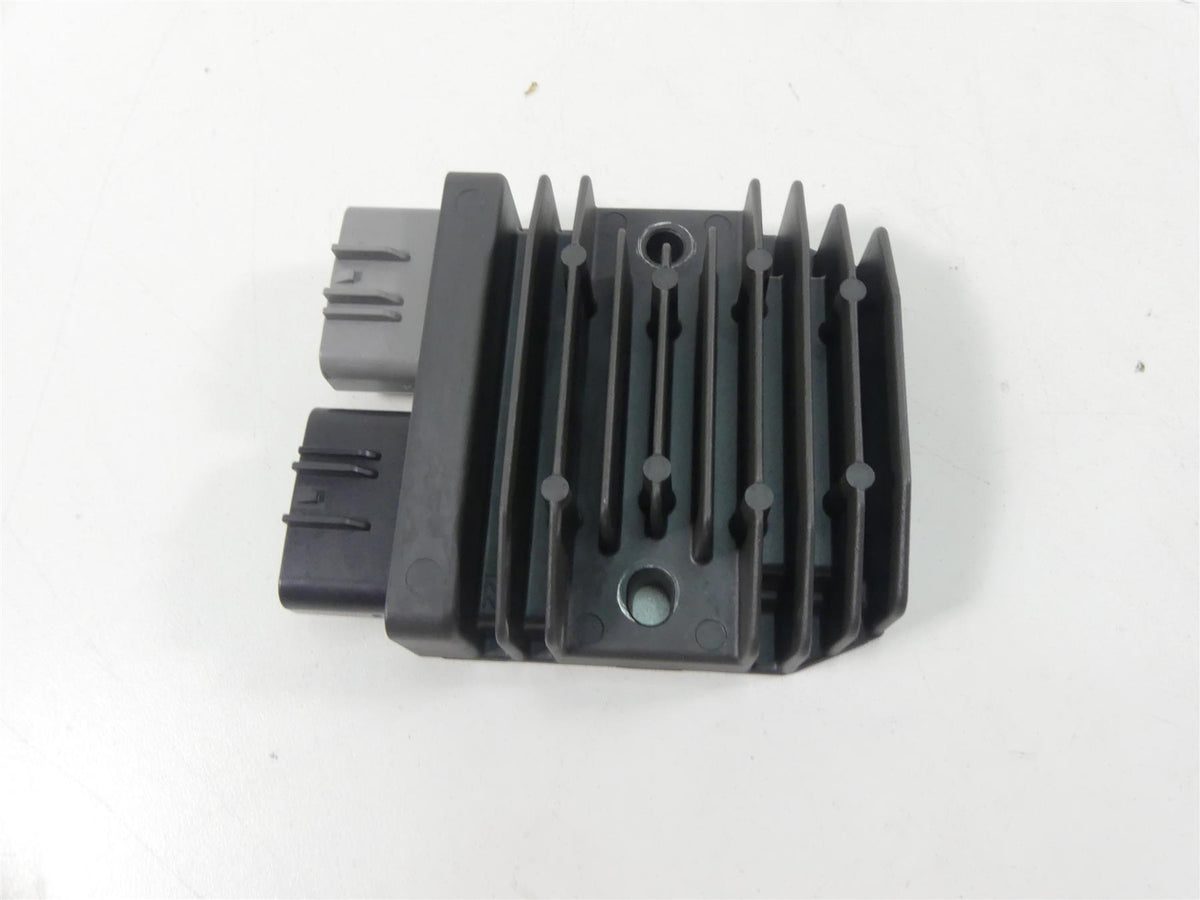 2020 Triumph Speed Triple RS 1050 Rectifier Voltage Regulator T1300675 FH020AA {{ shop.shopifyCountryName }} - Mototech271