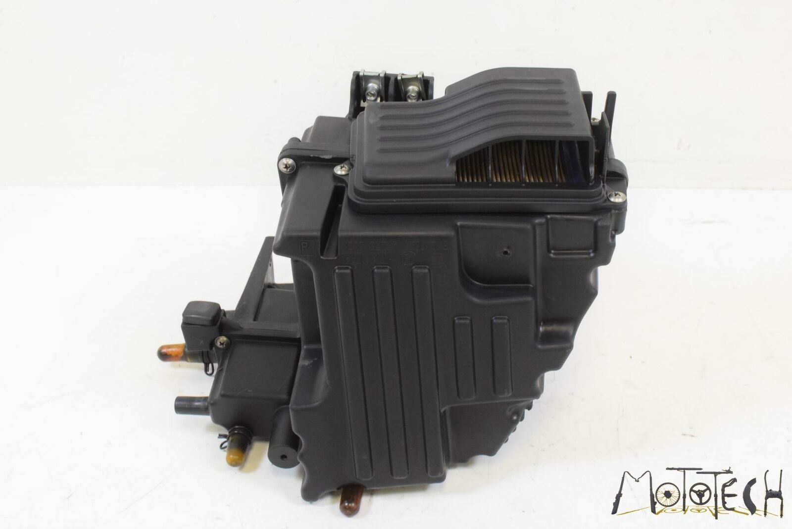 2017 Moto Guzzi 750 V7 III Special Air Cleaner Breather Filter Box 2B002959 {{ shop.shopifyCountryName }} - Mototech271