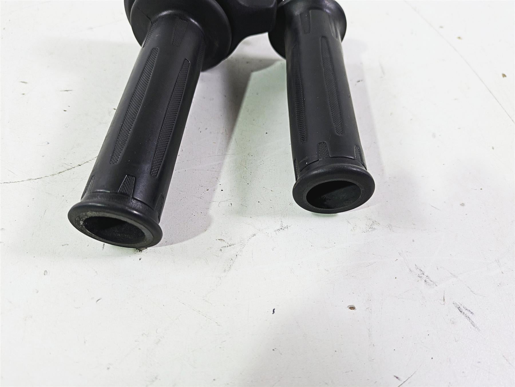 2015 BMW R1200GS Adv K51 Left Right Heated Hand Grip Set Cruise 61318552120 {{ shop.shopifyCountryName }} - Mototech271