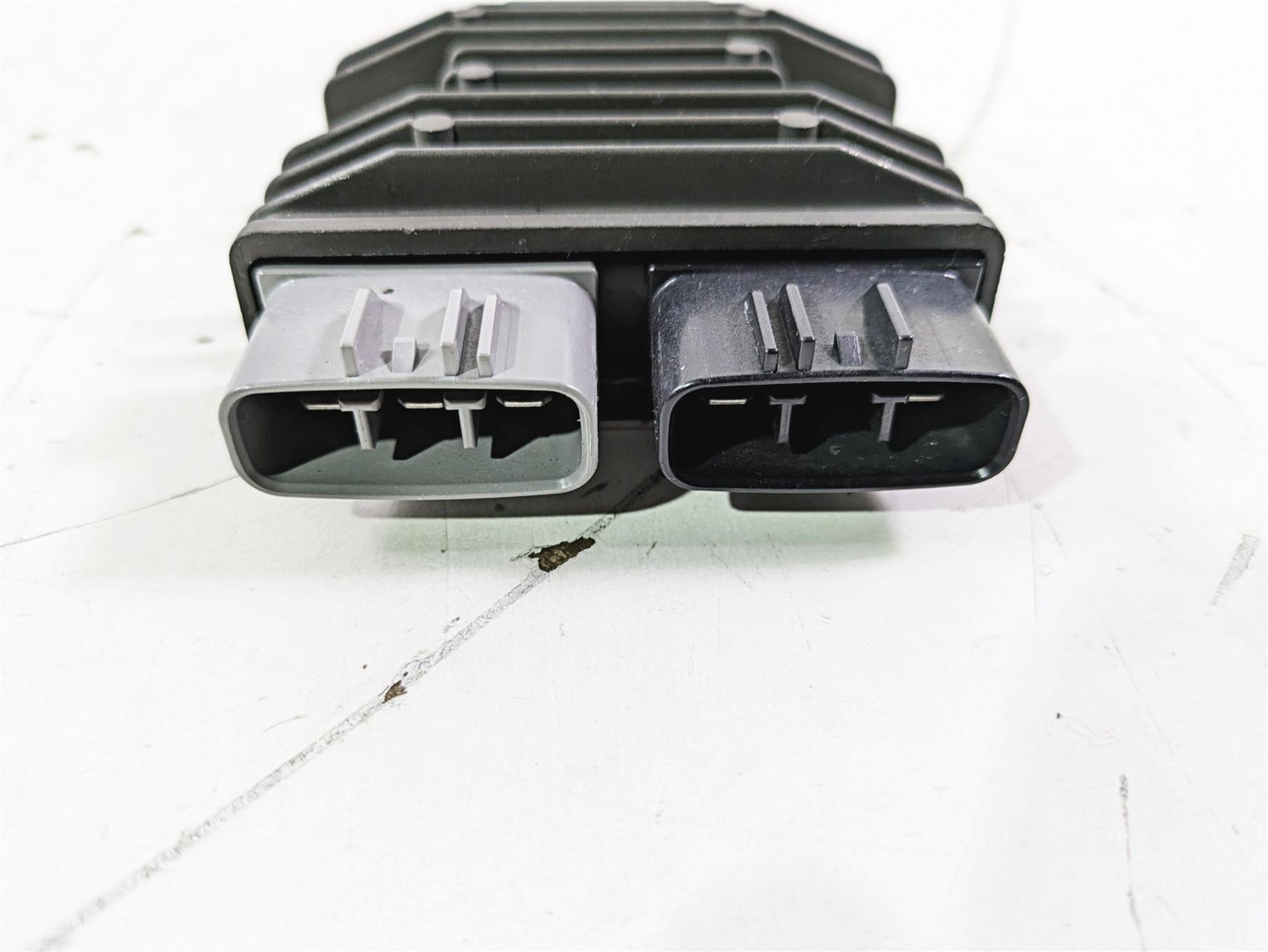 2017 Ducati Monster 1200 S Rectifier Voltage Regulator 54040321A SH821AA {{ shop.shopifyCountryName }} - Mototech271
