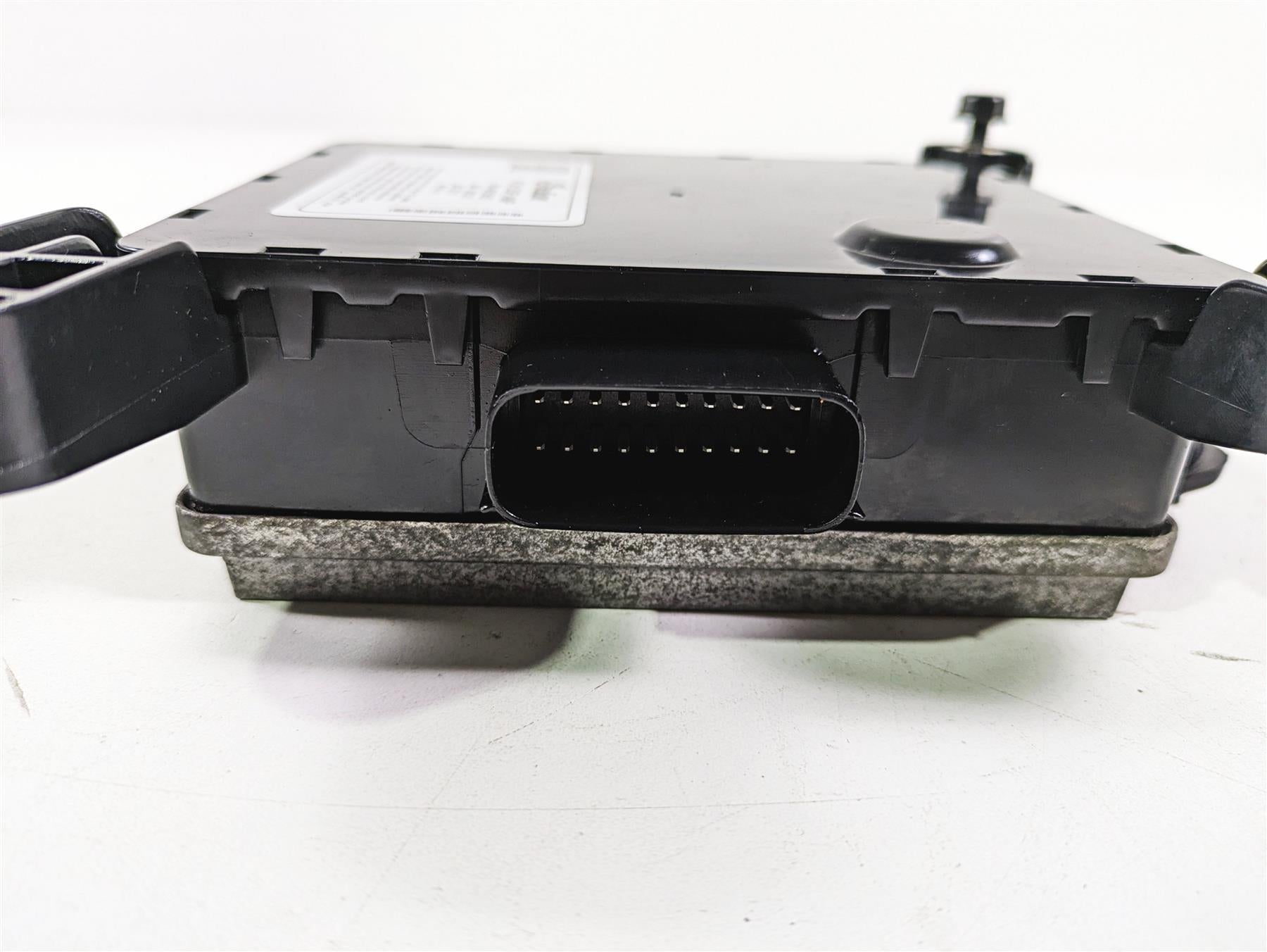 2018 Indian Chieftain Dark Horse Front Radio Amp Amplifier Module 4015980 {{ shop.shopifyCountryName }} - Mototech271