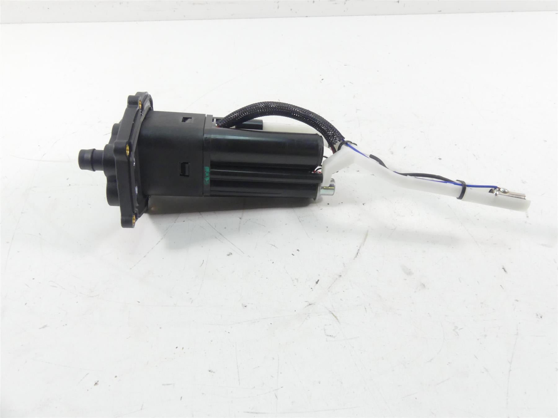 2018 Ducati Hypermotard 939 SP Fuel Gas Petrol Pump - Tested 16024281A {{ shop.shopifyCountryName }} - Mototech271