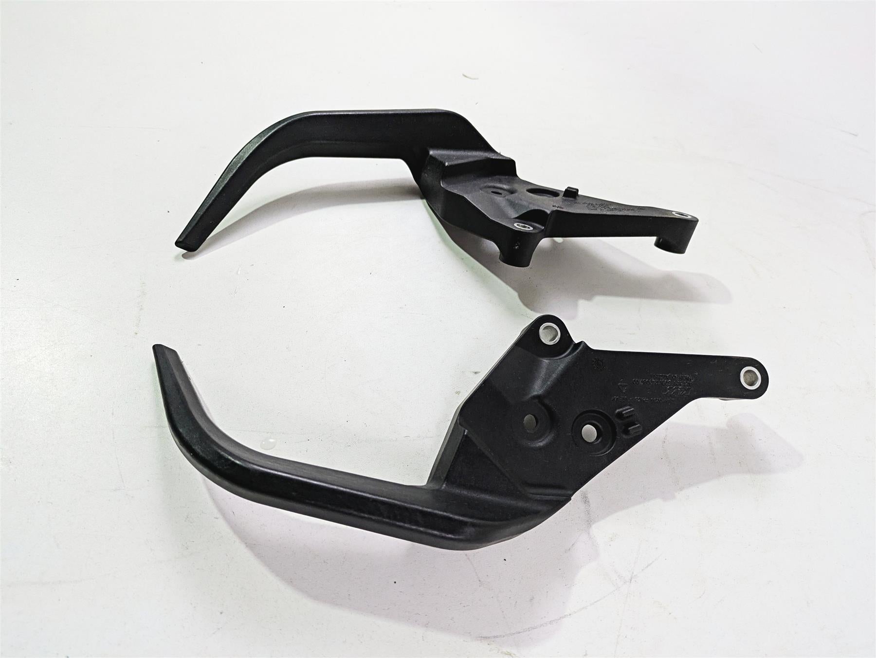 2020 KTM 1290 Super Adventure R Passenger Grab Handle Set 6031200920030 {{ shop.shopifyCountryName }} - Mototech271