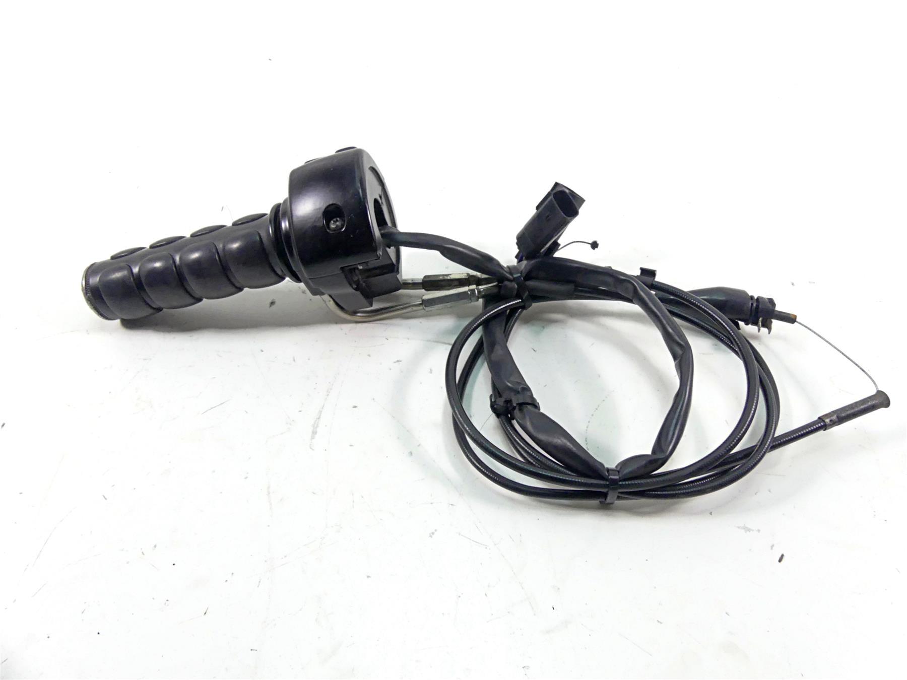 2007 Harley Touring FLHRC Road King Right Hand Throttle Control Switch 71684-06A {{ shop.shopifyCountryName }} - Mototech271