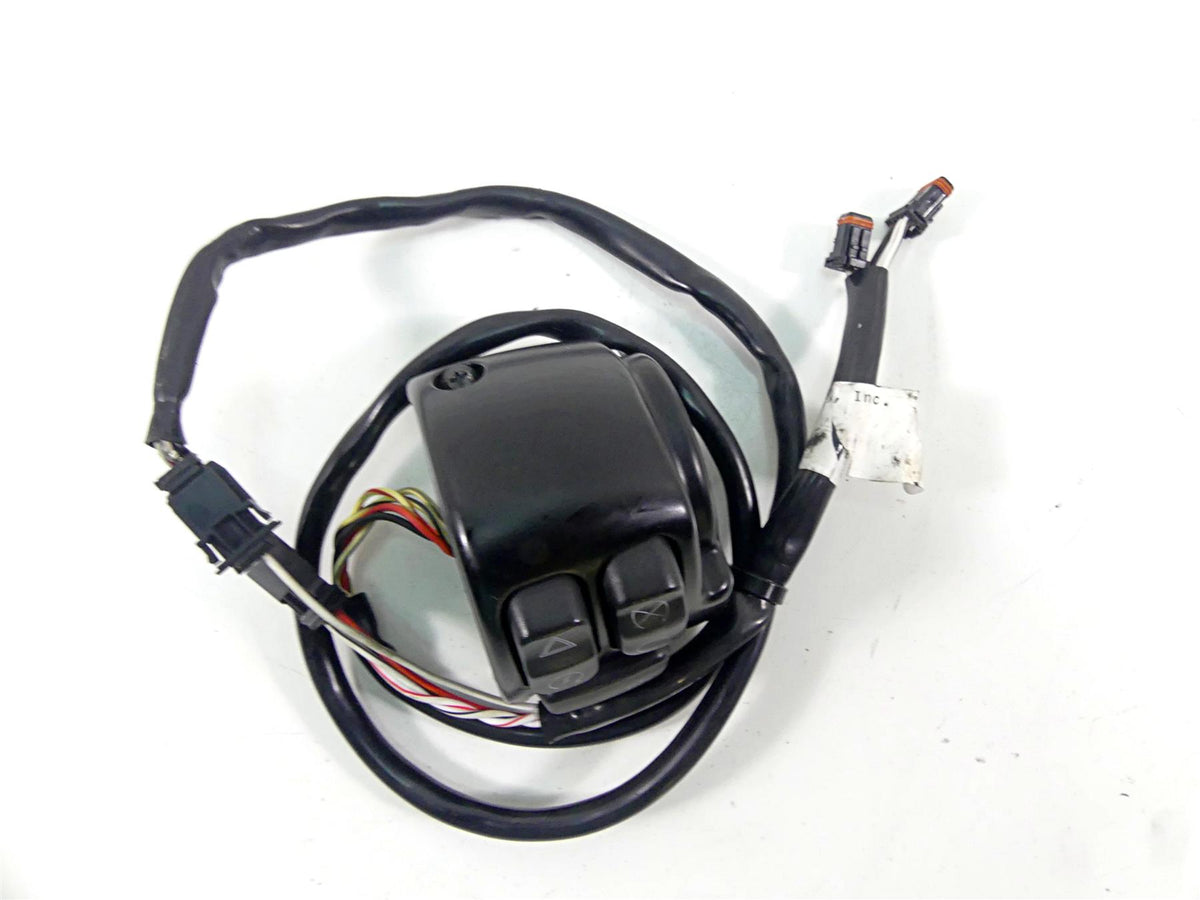 2016 Harley Softail FLS Slim Right Hand Start Stop Control Switch 71500297 {{ shop.shopifyCountryName }} - Mototech271