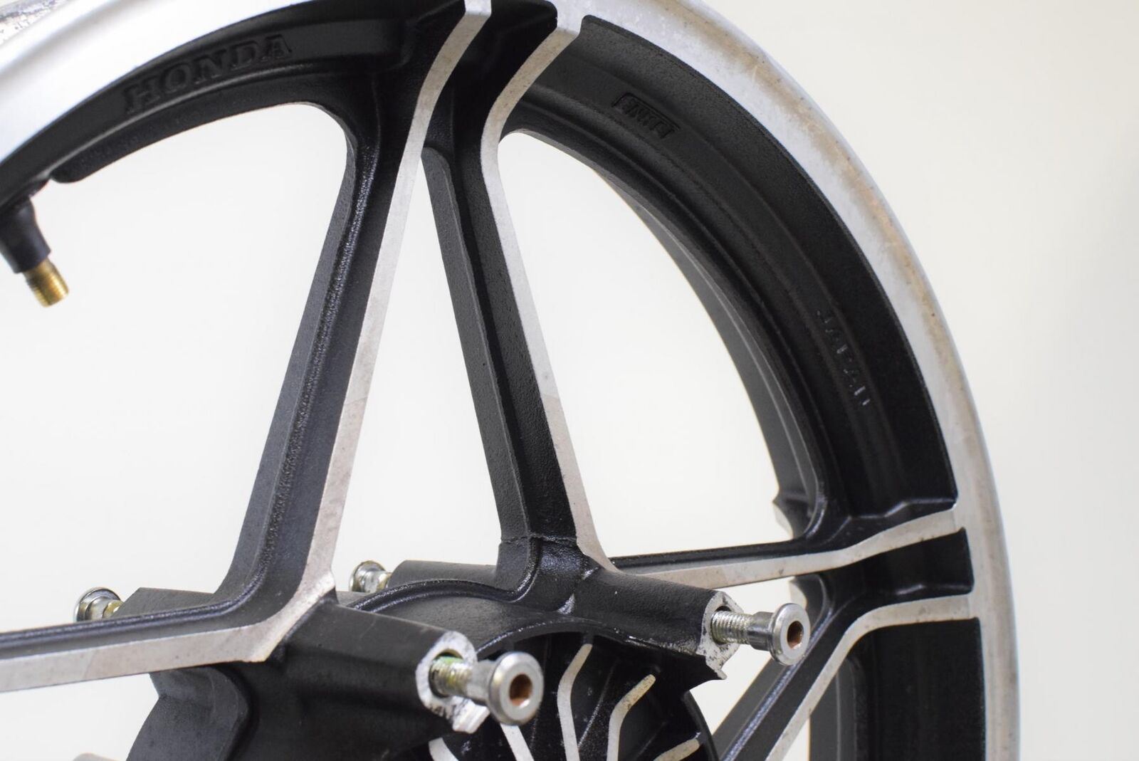 1983 83 Honda CB1000 Custom Front Wheel Rim 18x2.5 STRAIGHT 44650-MG1-305 {{ shop.shopifyCountryName }} - Mototech271