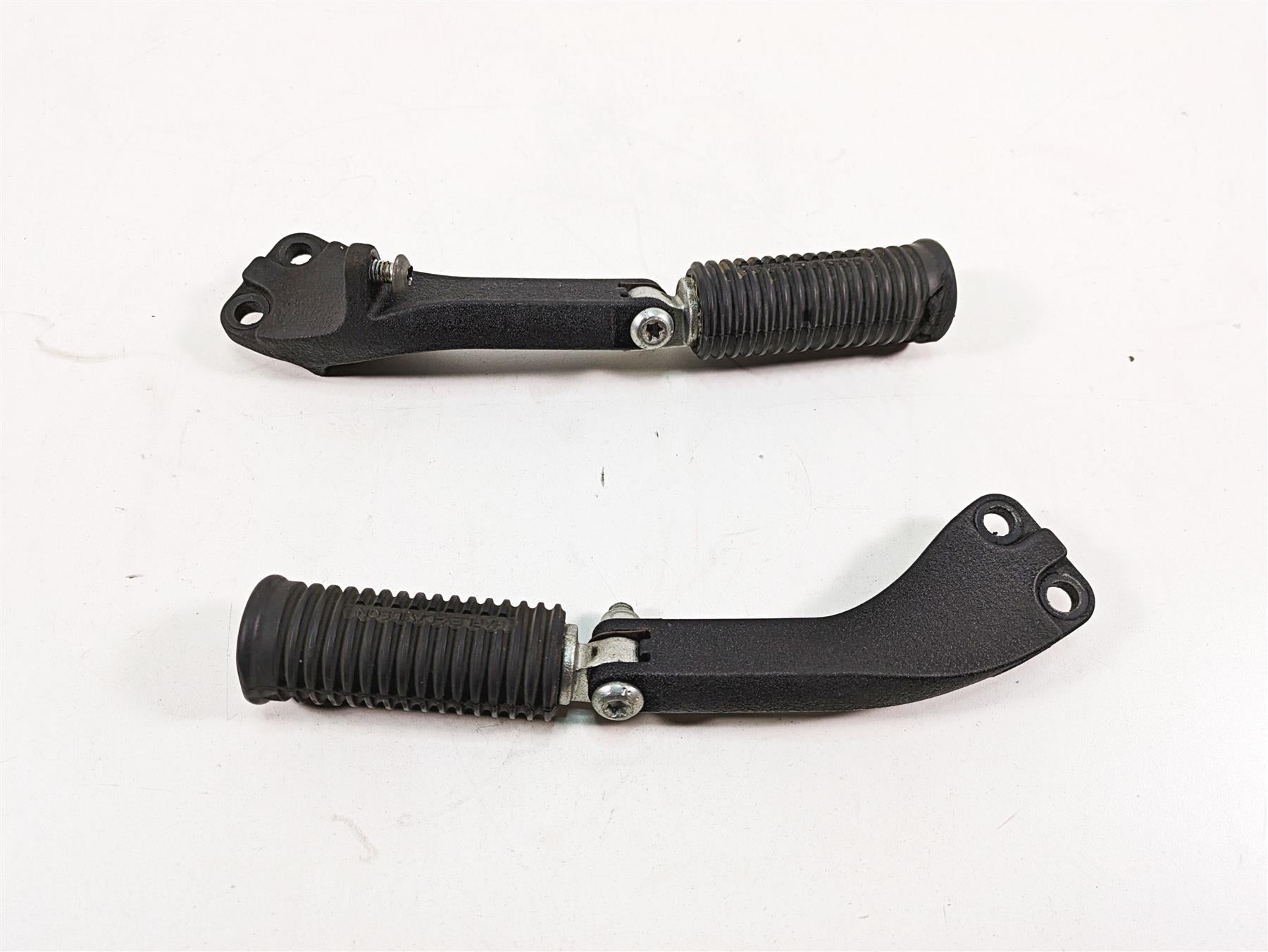 2009 Harley FXDF Dyna Fat Bob Rear Passenger Footpeg Set 49224-06A 49230-06 {{ shop.shopifyCountryName }} - Mototech271