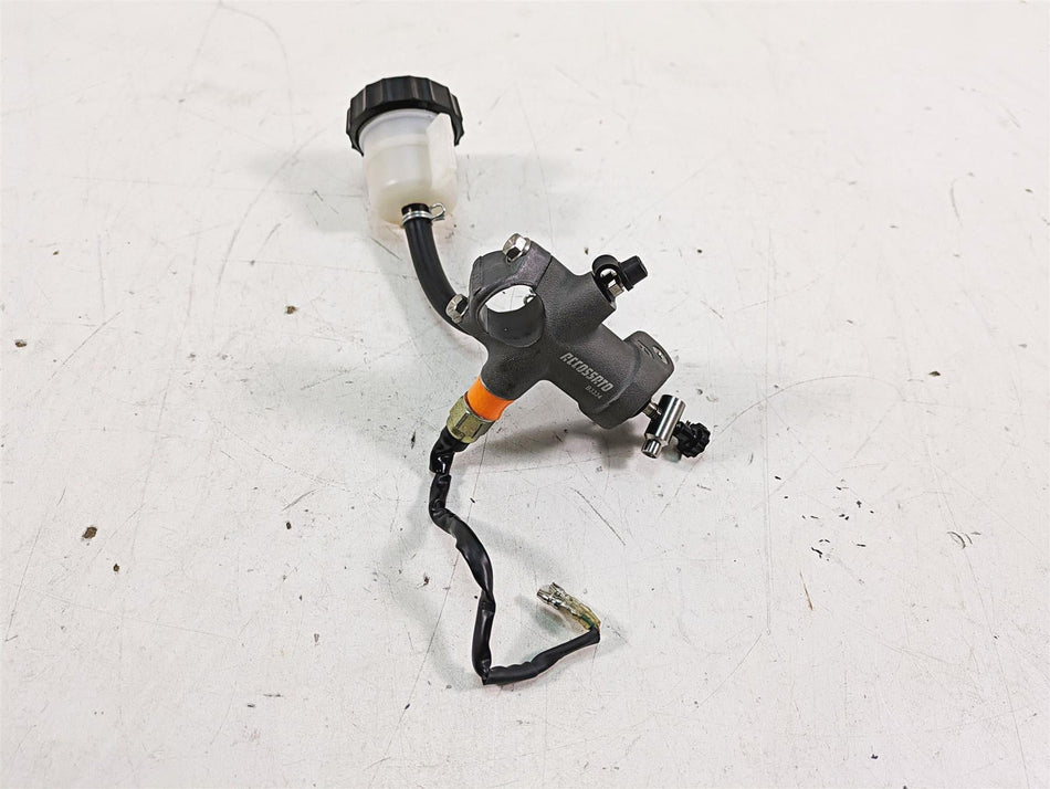 2013 MV Agusta F3 675 ERA Accossato Radial Brake Master Cylinder 19x18 CY023 {{ shop.shopifyCountryName }} - Mototech271