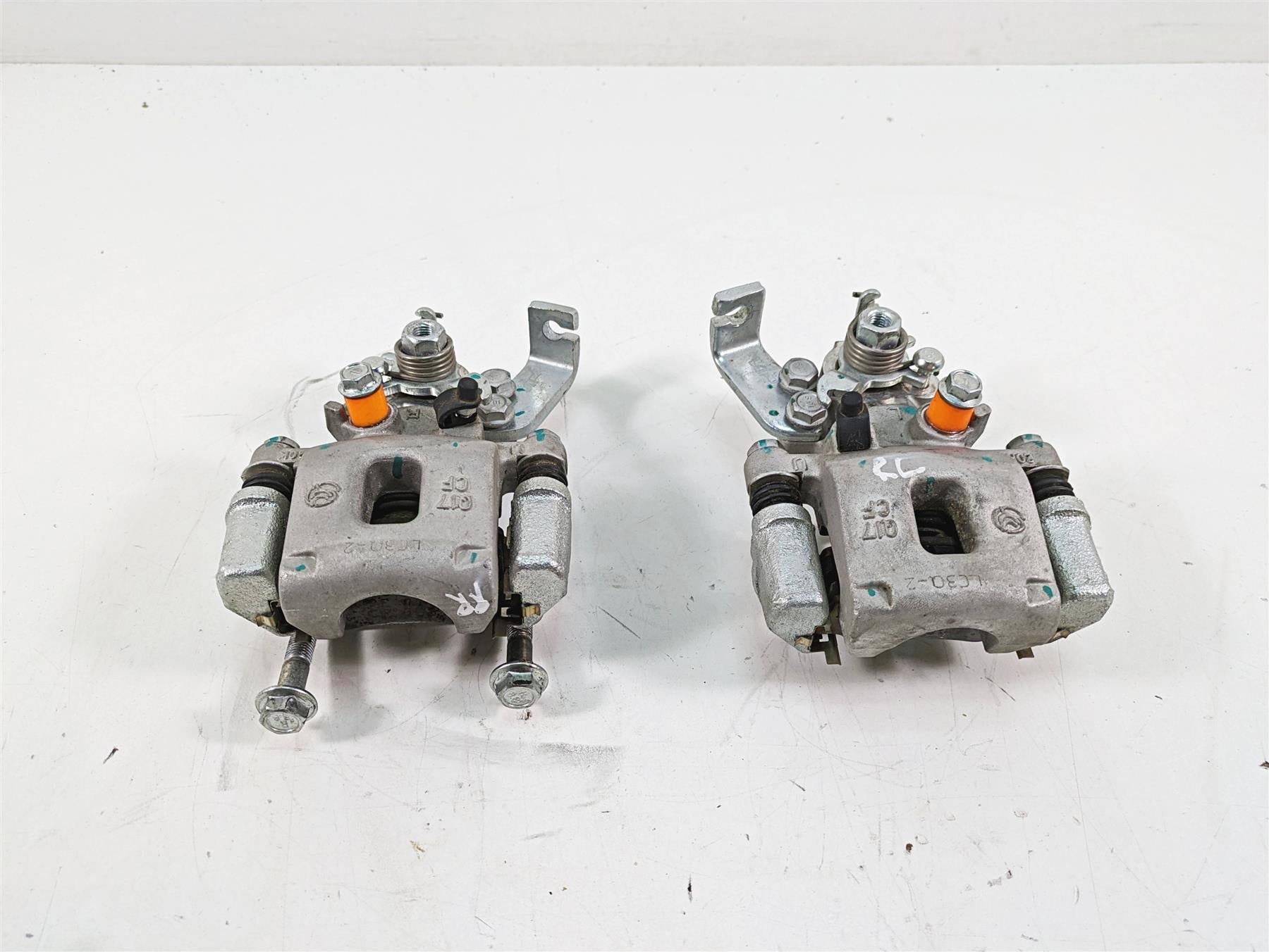2021 CFMoto Zforce 500 Trail Rear Brake Caliper Set 5BWB-081200-10000 {{ shop.shopifyCountryName }} - Mototech271