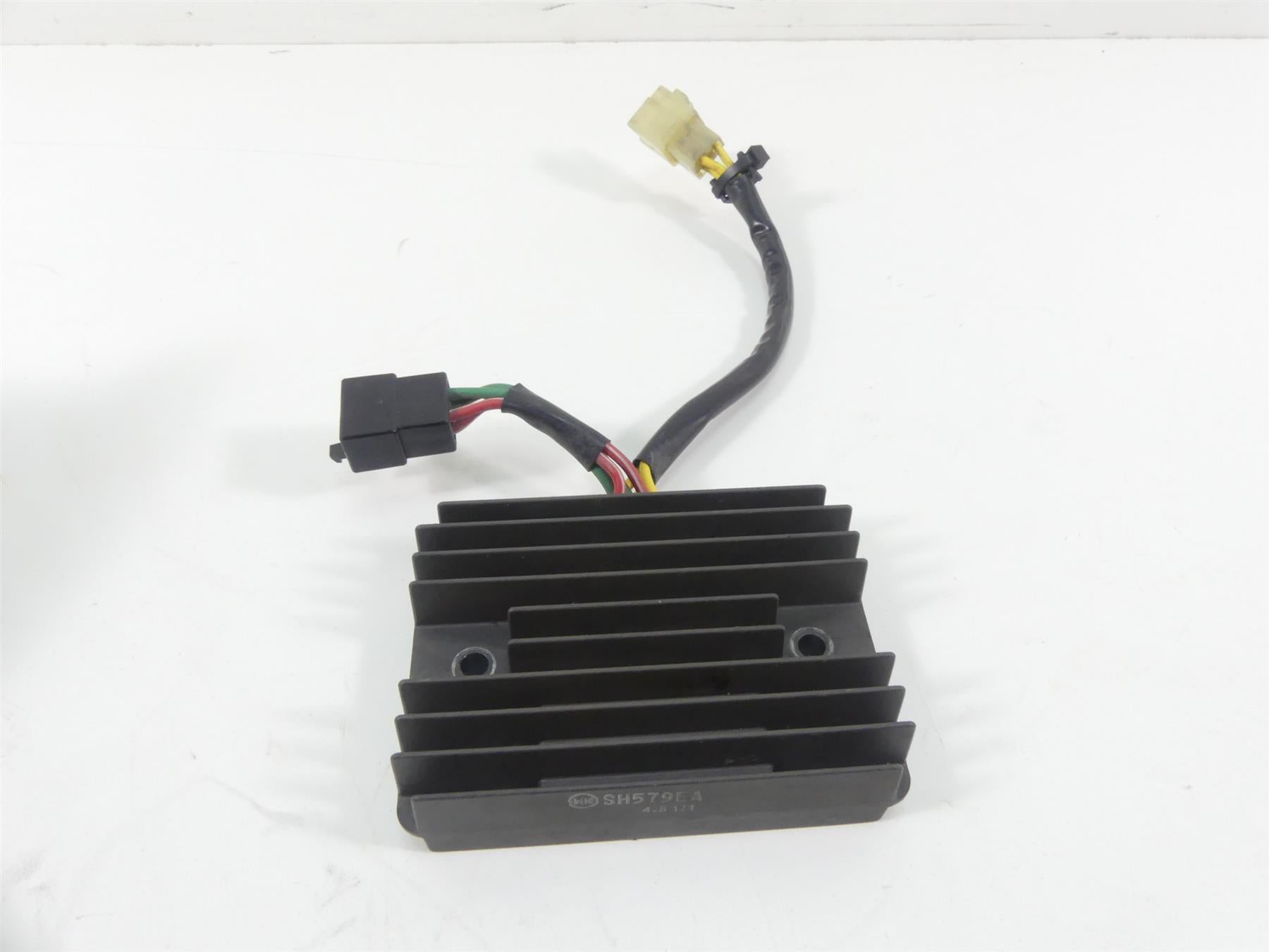 2005 Ducati Multistrada 1000S Rectifier Voltage Regulator 54040101A SH579EA {{ shop.shopifyCountryName }} - Mototech271