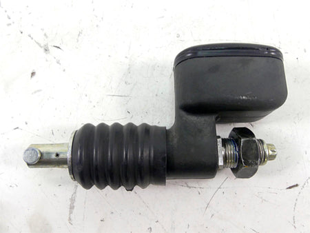 2002 Harley Touring FLHTC Electra Glide Rear Brake Master Cylinder 41755-99F {{ shop.shopifyCountryName }} - Mototech271