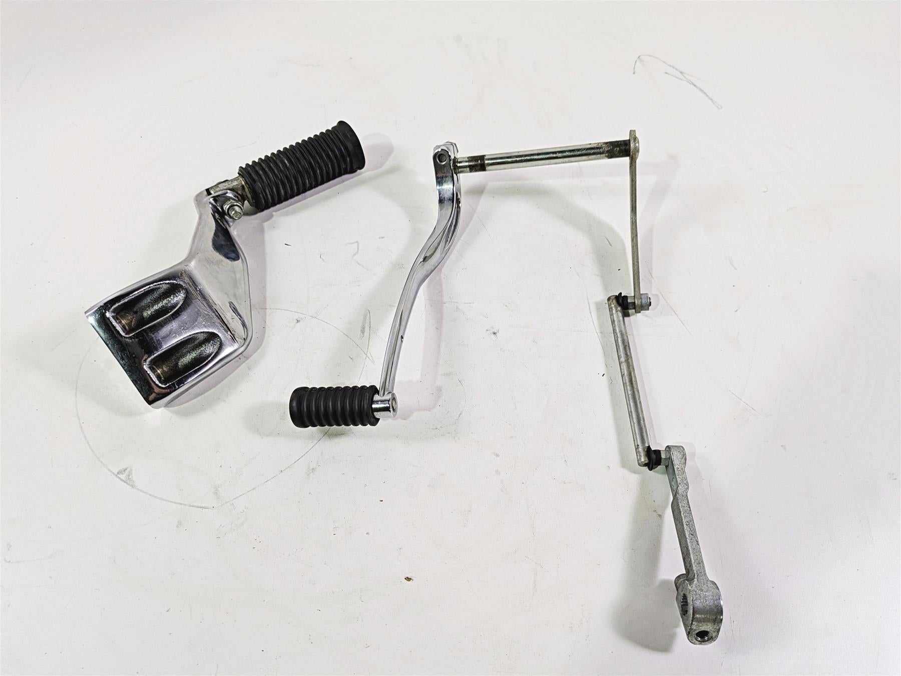 2016 Harley FXDL Dyna Low Rider Left Rider Foot Peg & Shift Lever Set 50500279 {{ shop.shopifyCountryName }} - Mototech271