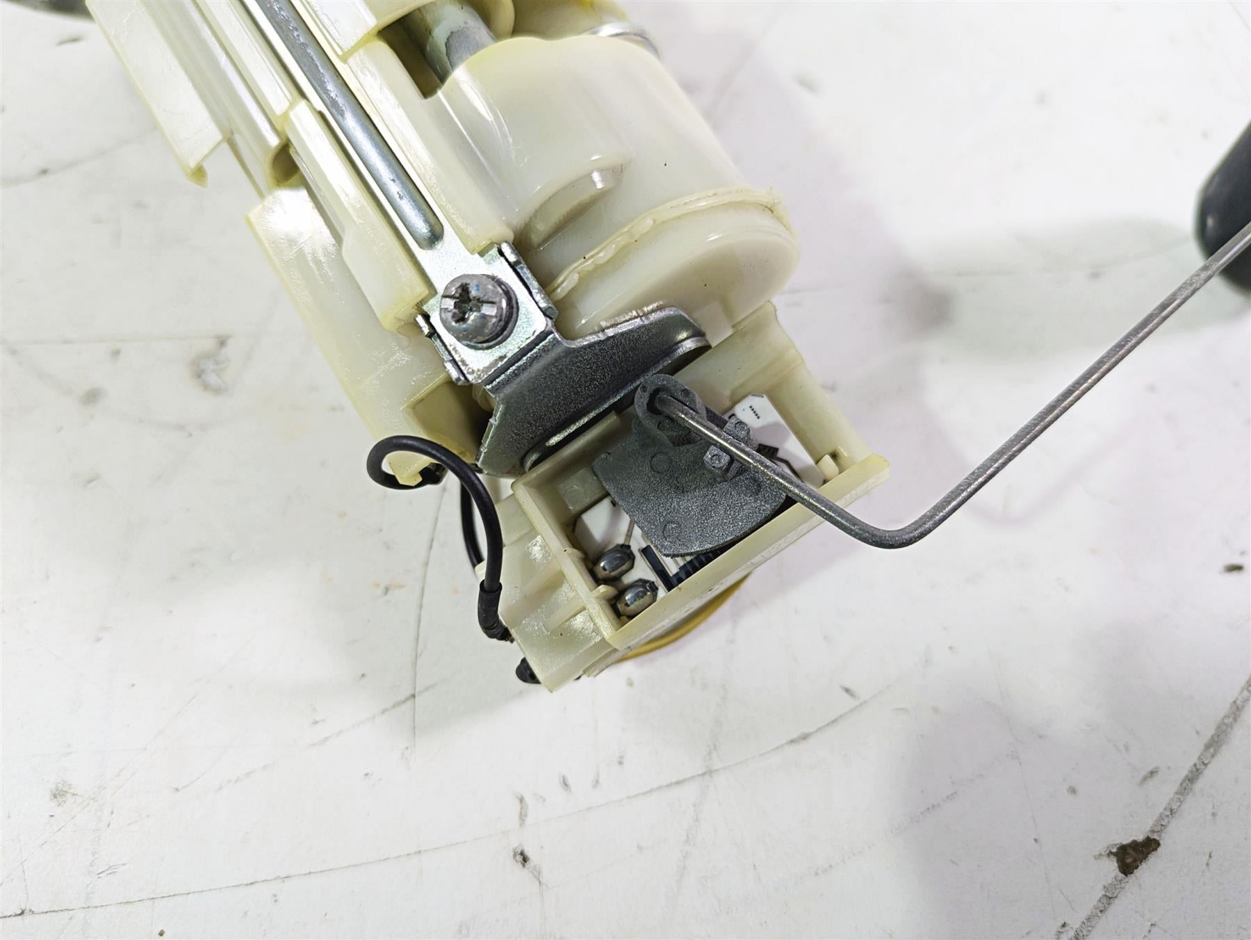 2016 Suzuki GSXR1000 Fuel Gas Petrol Pump - Tested 15100-47H10 {{ shop.shopifyCountryName }} - Mototech271