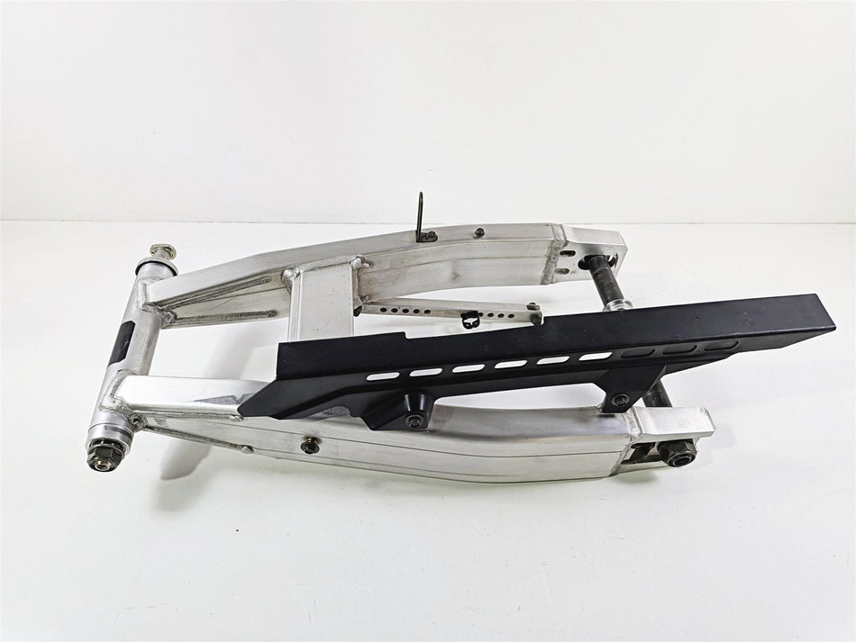 2002 Yamaha FZ1 FZS10 Fazer Nice Clean Rear Swingarm & Axle Set 5LV-22110-00-00