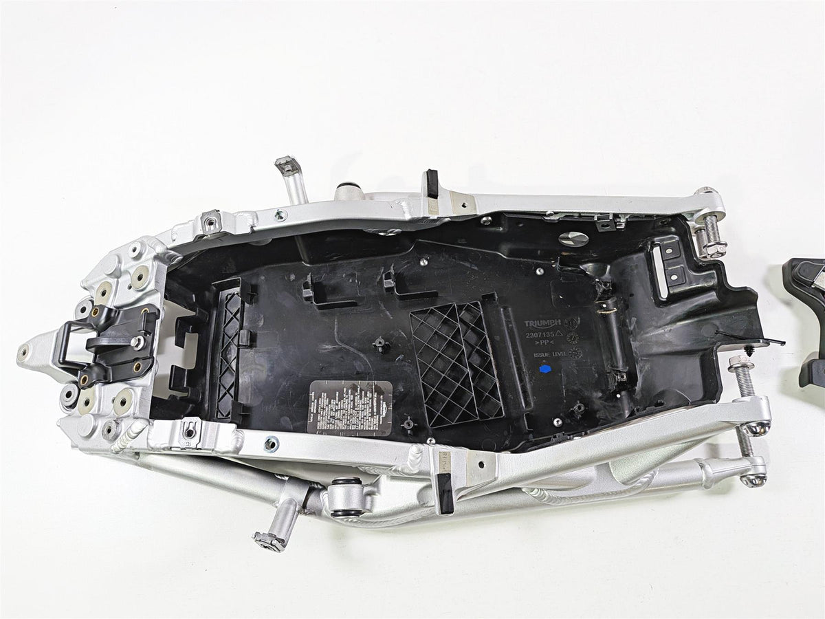 2019 Triumph Speed Triple RS 1050 Straight Subframe & Inner Fender T2079742 {{ shop.shopifyCountryName }} - Mototech271