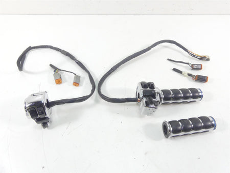 2002 Harley Touring FLHRCI Road King Chrome Hand Control Switch Set 71590-96 {{ shop.shopifyCountryName }} - Mototech271