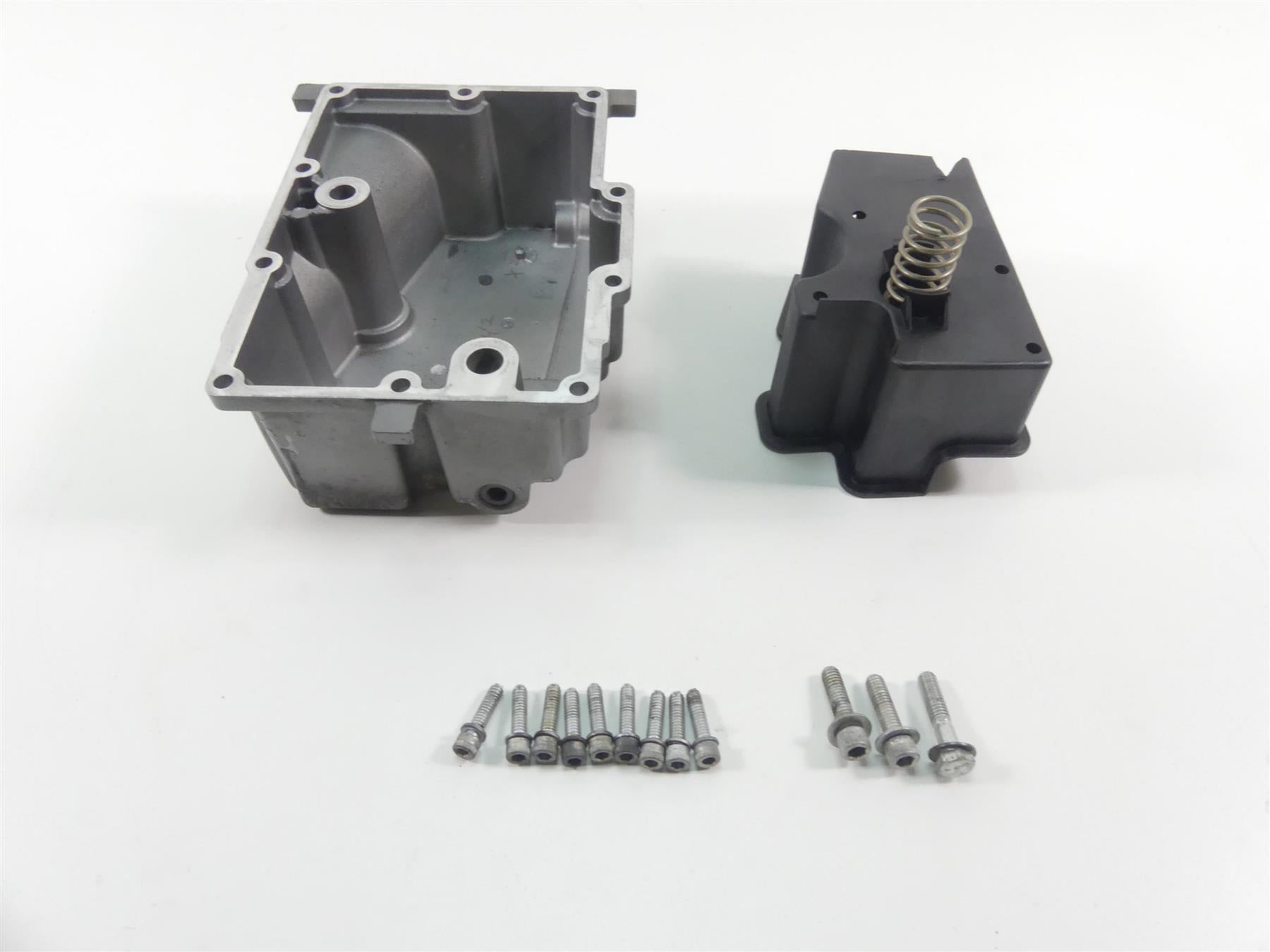2009 Harley Dyna FXDF SE CVO Fat Bob Transmission Oil Pan Cover 26071-02 {{ shop.shopifyCountryName }} - Mototech271