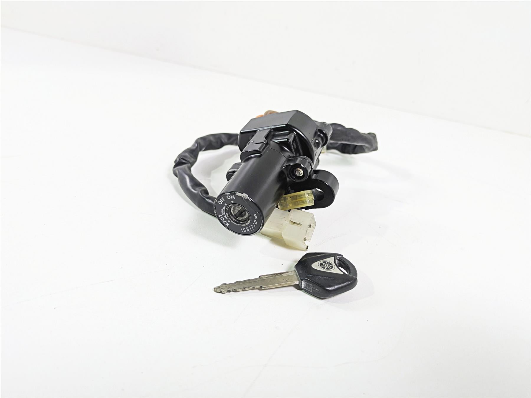 2014 Yamaha YZFR1 R1 RN22 Ignition Switch & Oem Key Set 14B-82501-40-00