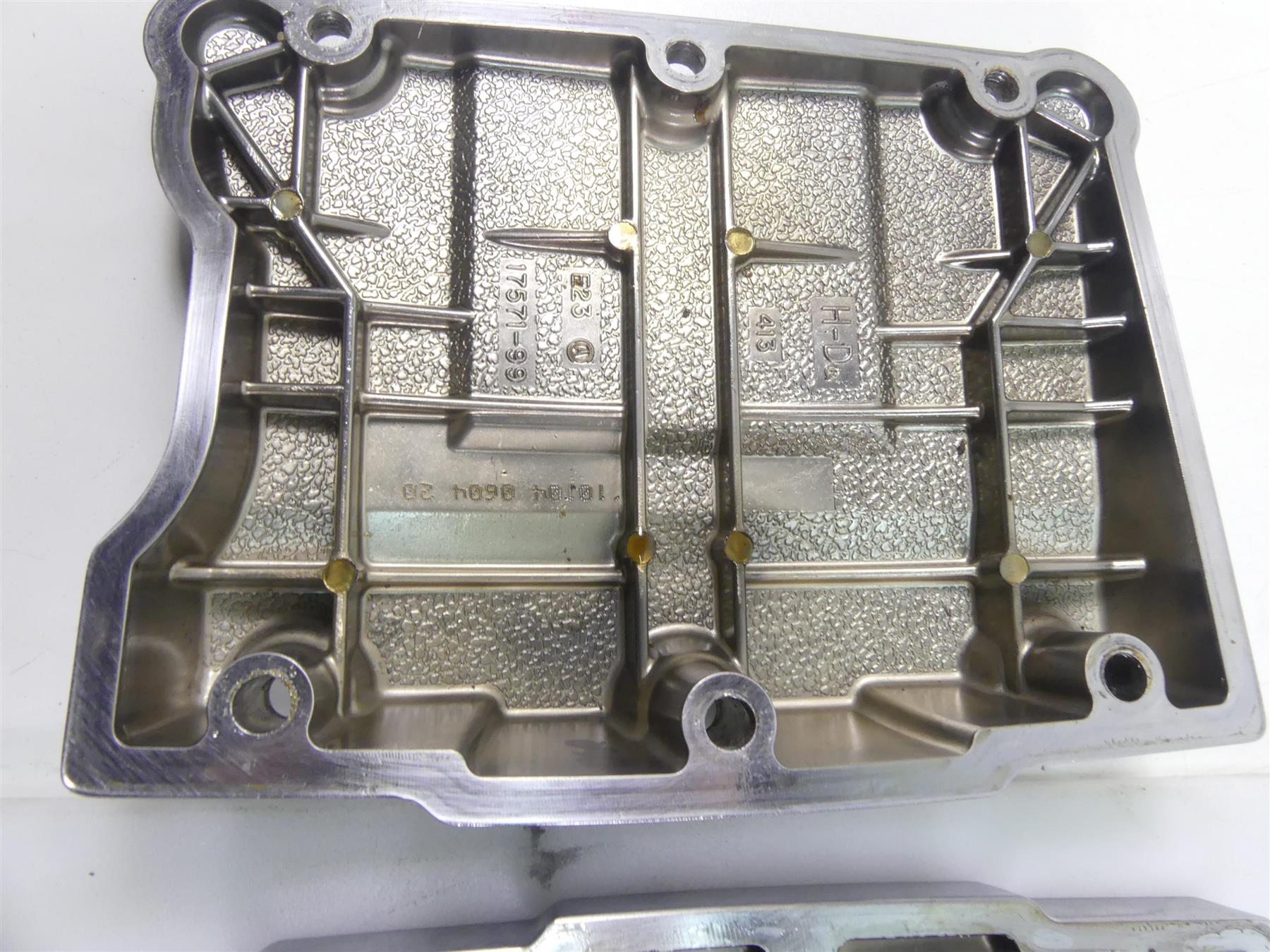 2005 Harley Touring CVO FLHTC SE Electra Glide Rocker Box Chrome Cover 17571-99 {{ shop.shopifyCountryName }} - Mototech271