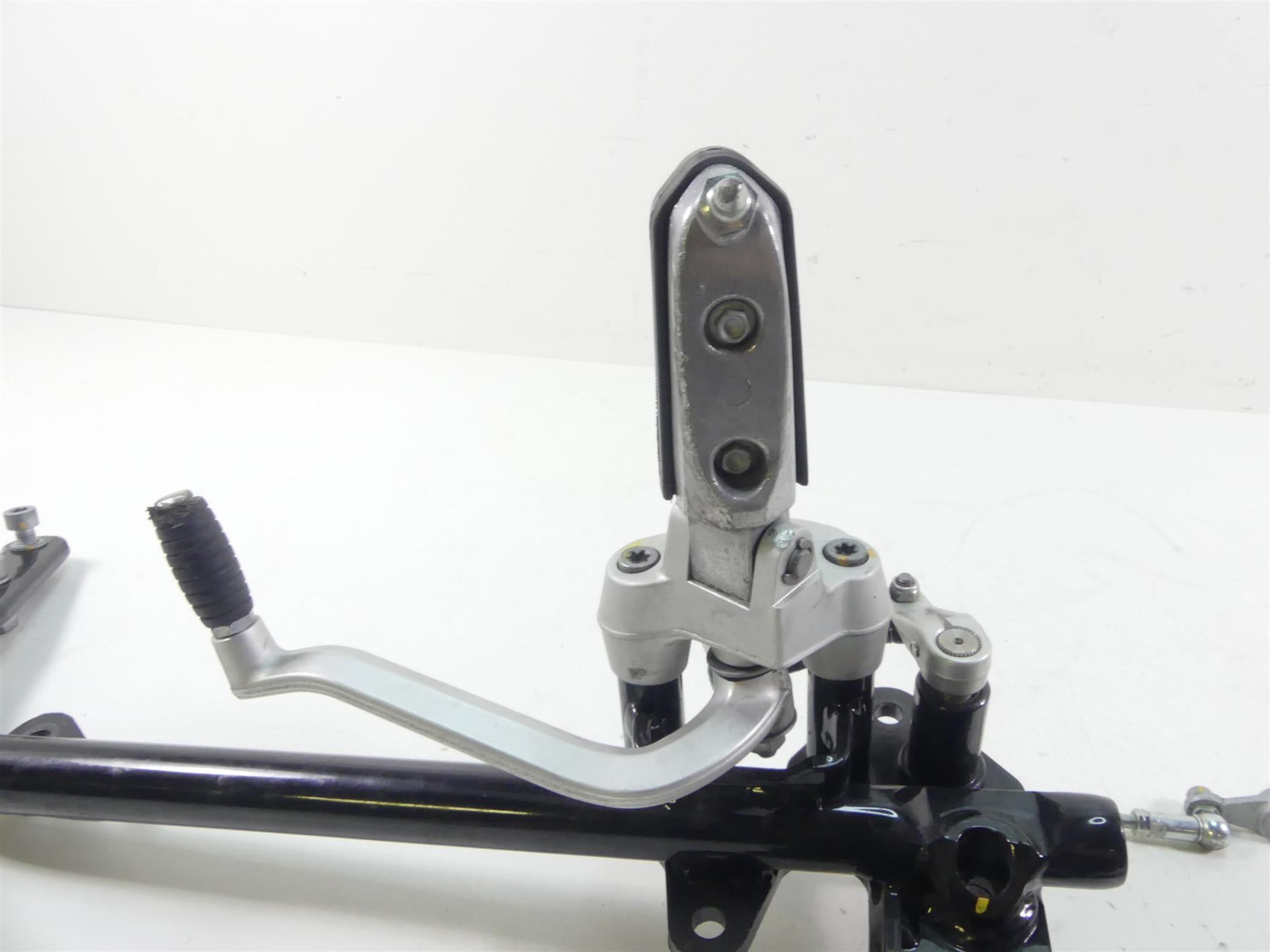 2019 Moto Guzzi V7 III Stone 750 Left Downtube Peg Shifter Kickstand 2B003175 {{ shop.shopifyCountryName }} - Mototech271