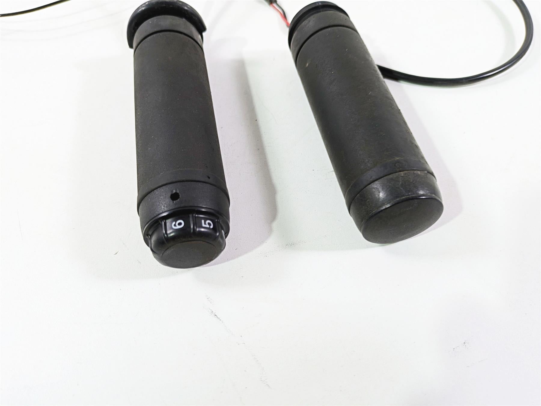 2010 Harley Touring FLHTK Electra Glide Heated Hand Grip Set - Read 56249-10 {{ shop.shopifyCountryName }} - Mototech271