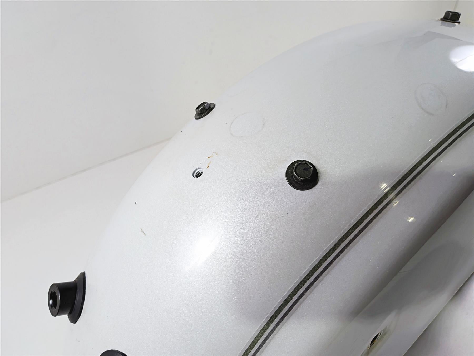 2006 Yamaha XVZ1300 Royal Star Rear Fender White 5EJ-Y2161-70-P0 {{ shop.shopifyCountryName }} - Mototech271