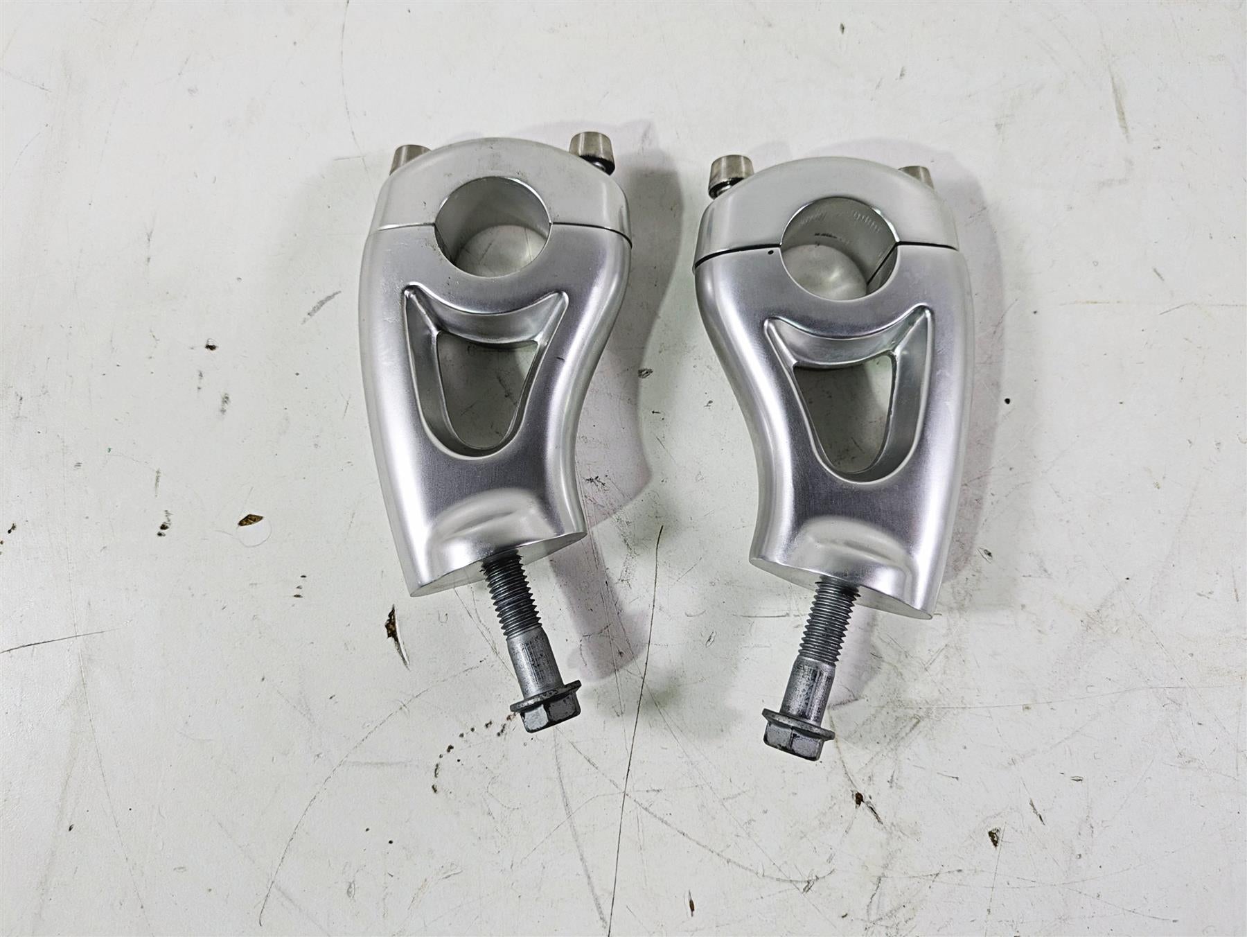 2014 Moto Guzzi California 1400 Touring Handlebar Holder Riser Set GU06500600 {{ shop.shopifyCountryName }} - Mototech271