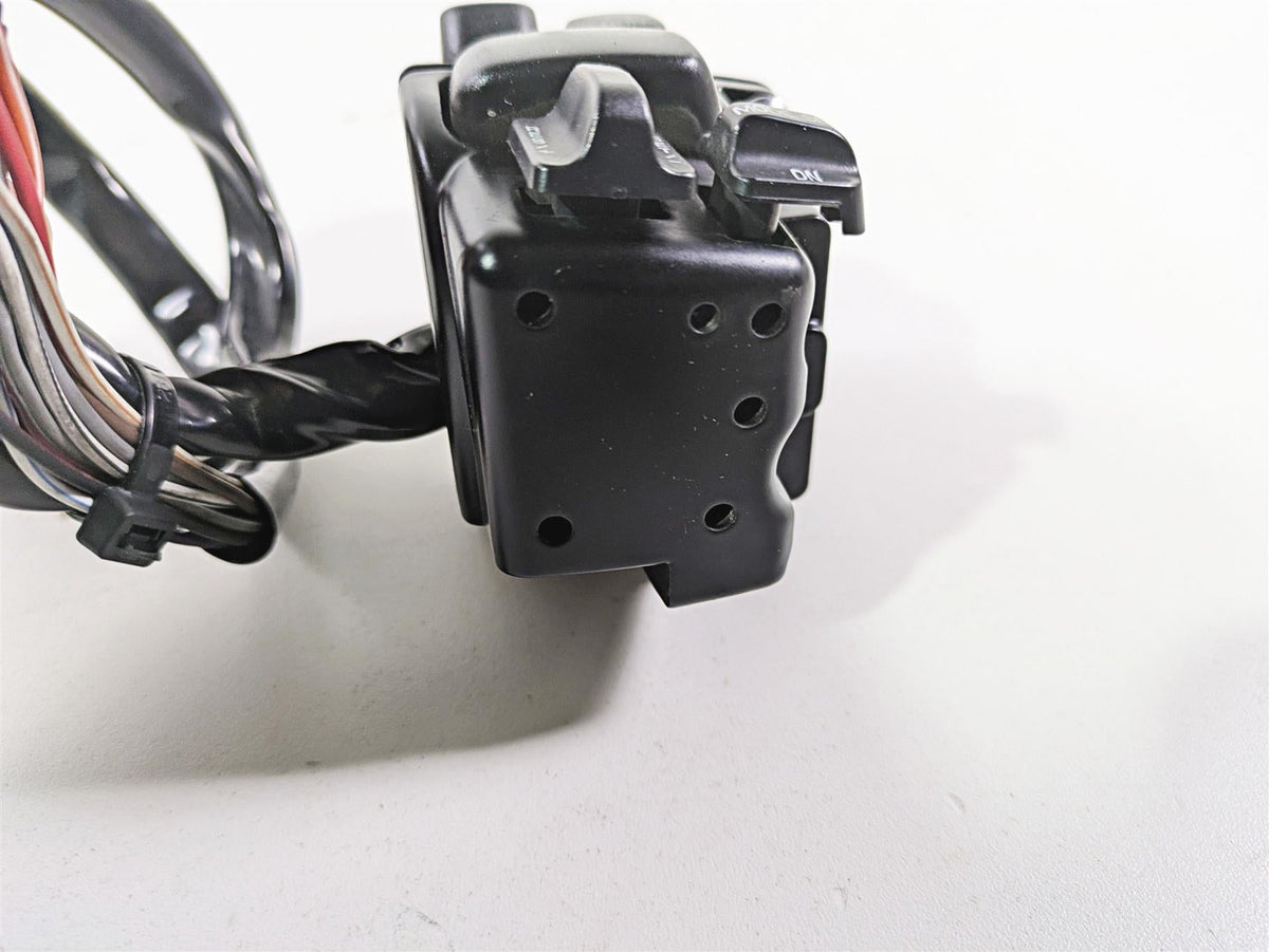 2009 Harley Touring FLHX Street Glide Right Hand Cruise Control Switch 71684-06A {{ shop.shopifyCountryName }} - Mototech271