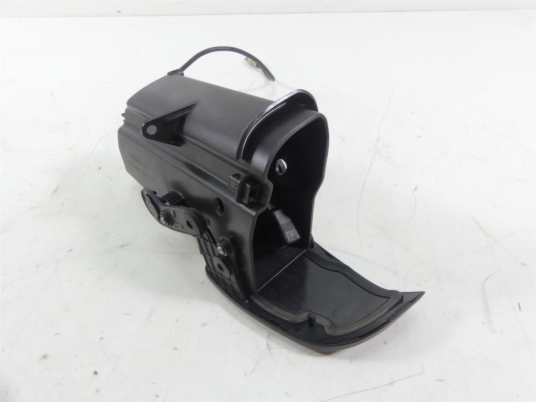2014 Harley Touring FLHX Street Glide Front Media Compartment Box -Read 76000117 {{ shop.shopifyCountryName }} - Mototech271