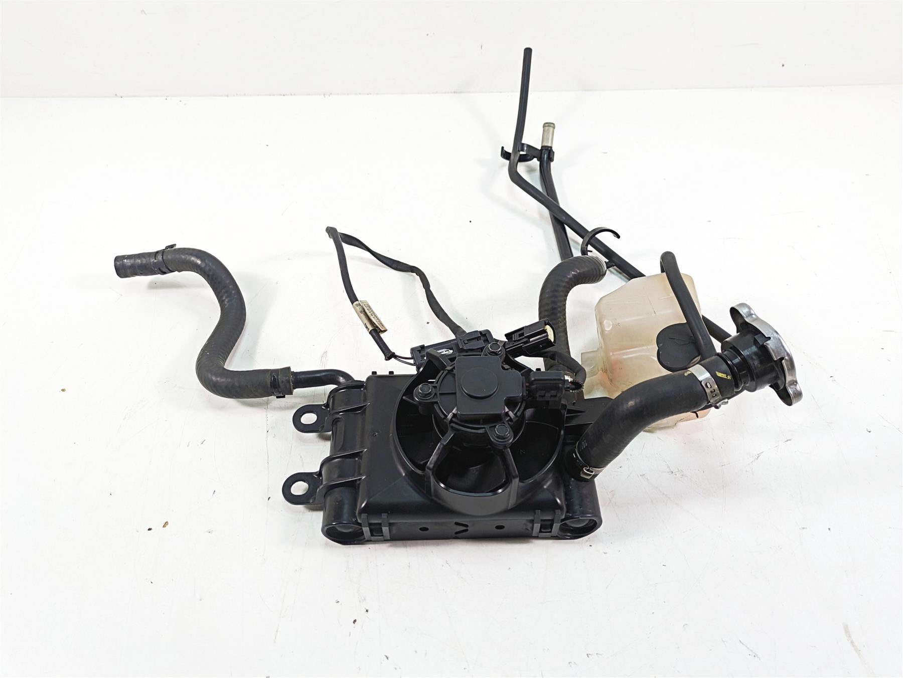 2014 Harley Touring FLHTK Electra Glide Right Radiator Fan Set 26800005