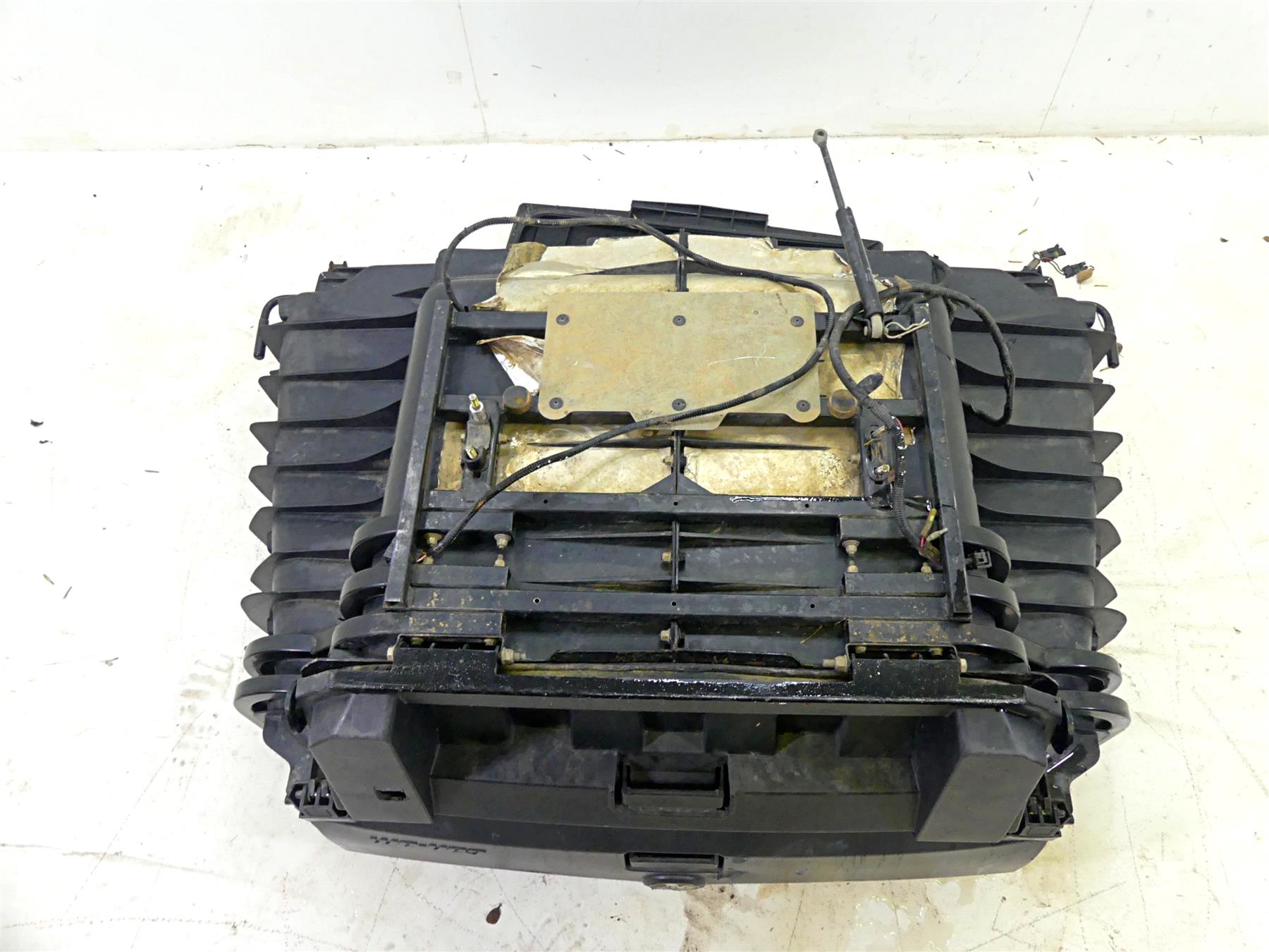 2018 Can Am Commander 1000R XT Rear Cargo Box Storage Trunk Bed 715002361 {{ shop.shopifyCountryName }} - Mototech271