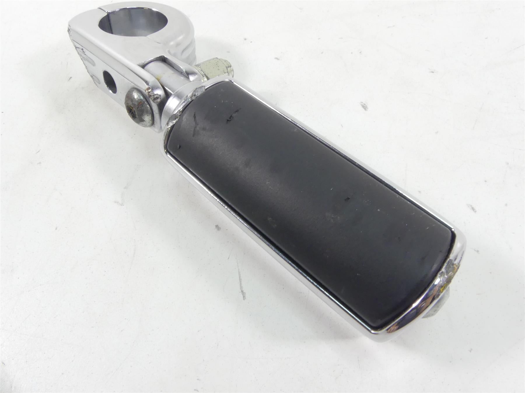 2007 Harley FLHTCU SE CVO Electra Glide Front Highway Foot Peg Set 49184-97 {{ shop.shopifyCountryName }} - Mototech271