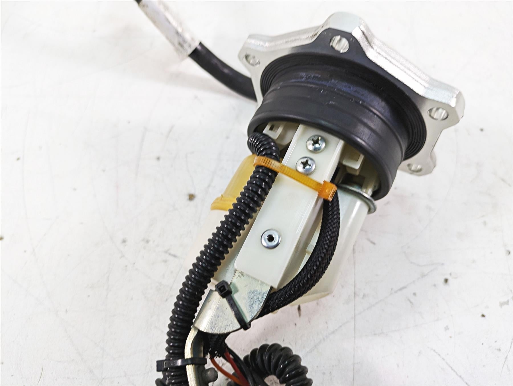 2013 MV Agusta F3 675 ERA Fuel Gas Petrol Pump 8K Only - Tested 8000B4722 {{ shop.shopifyCountryName }} - Mototech271