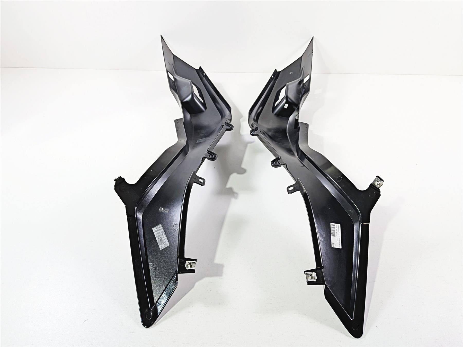 2023 BMW R1250RT RTP K52 Rear Black Tail Side Cover Fairing Set 46638533577 {{ shop.shopifyCountryName }} - Mototech271