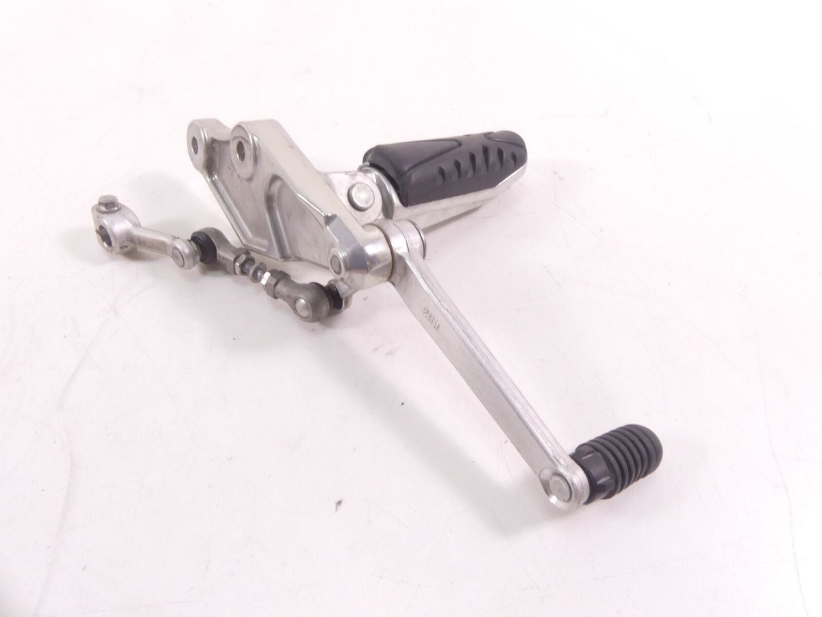 2014 Yamaha VMX17 V-Max 1700 Left Footpeg Foot Peg & Shifter Set 2S3-27442-00 {{ shop.shopifyCountryName }} - Mototech271