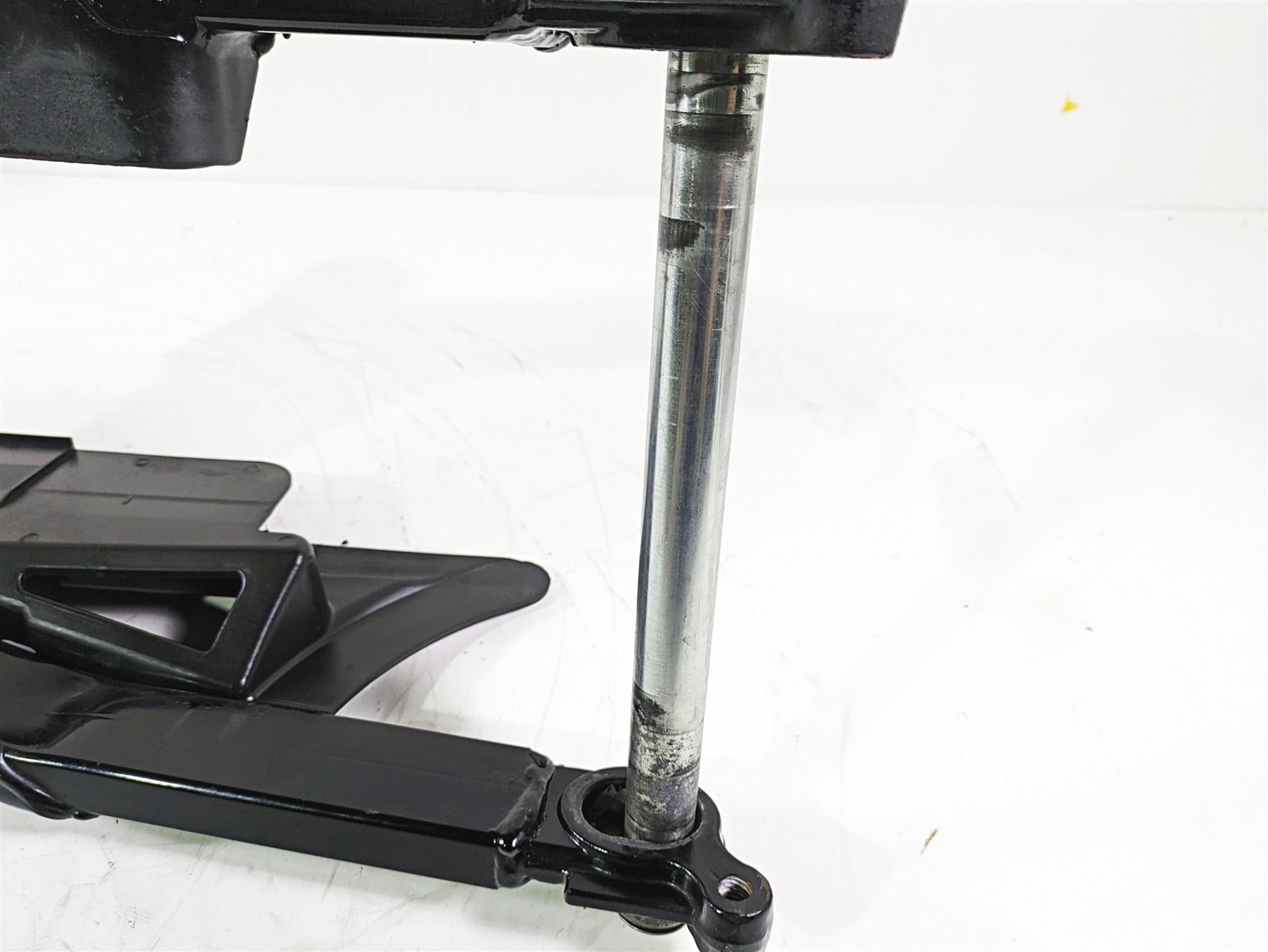 2008 Harley Touring FLHTCU E-Glide 105TH Rear Swingarm Swing Arm 47549-02A {{ shop.shopifyCountryName }} - Mototech271