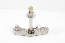 Load image into Gallery viewer, 2005 Suzuki GSX1300R Hayabusa Gen 1 Lower Triple Tree Steering Stem Yoke 51410-2 | Mototech271
