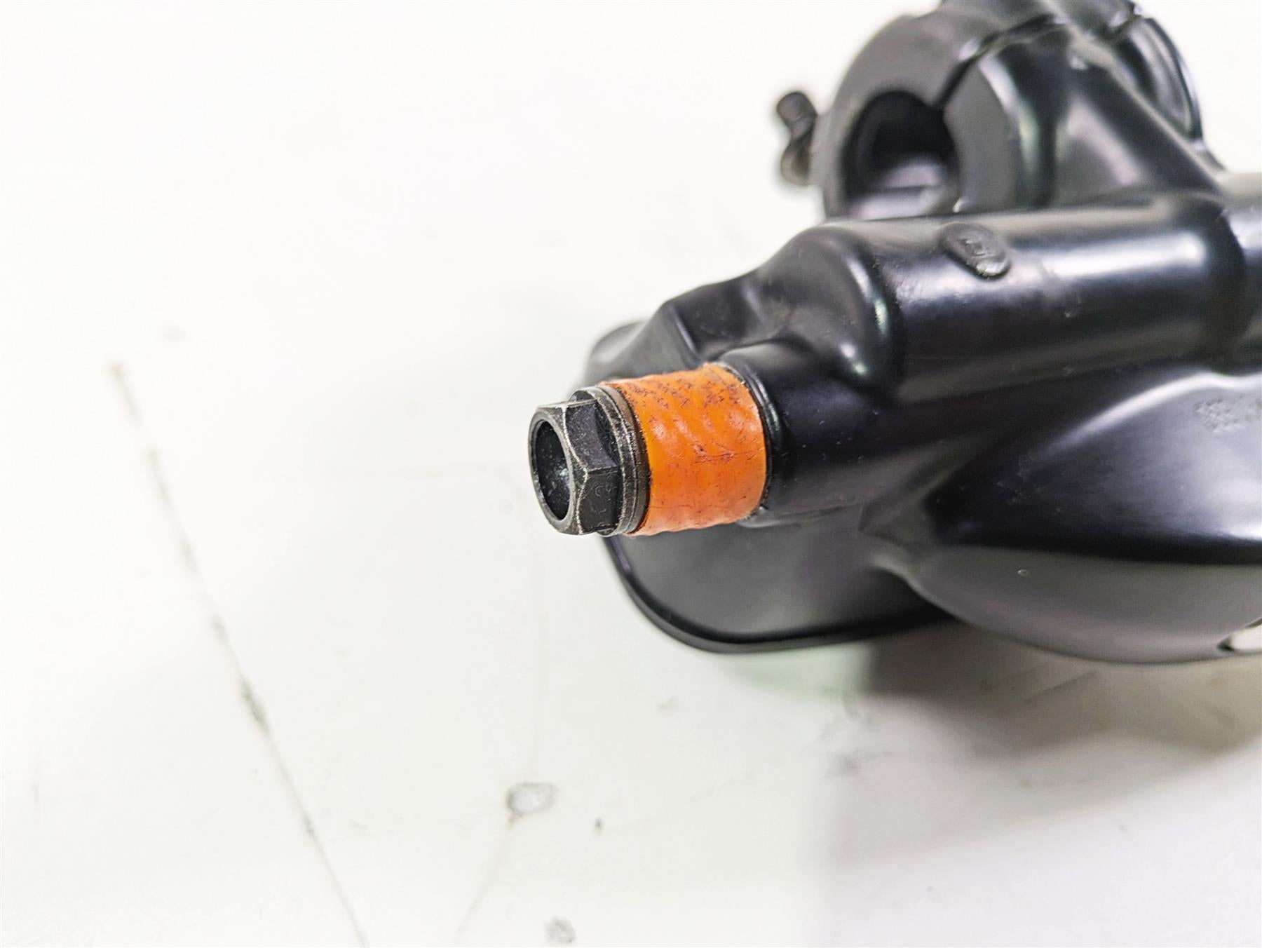 2008 Harley Touring FLHTP Electra Glide Front Brake Master Cylinder 44551-08F {{ shop.shopifyCountryName }} - Mototech271