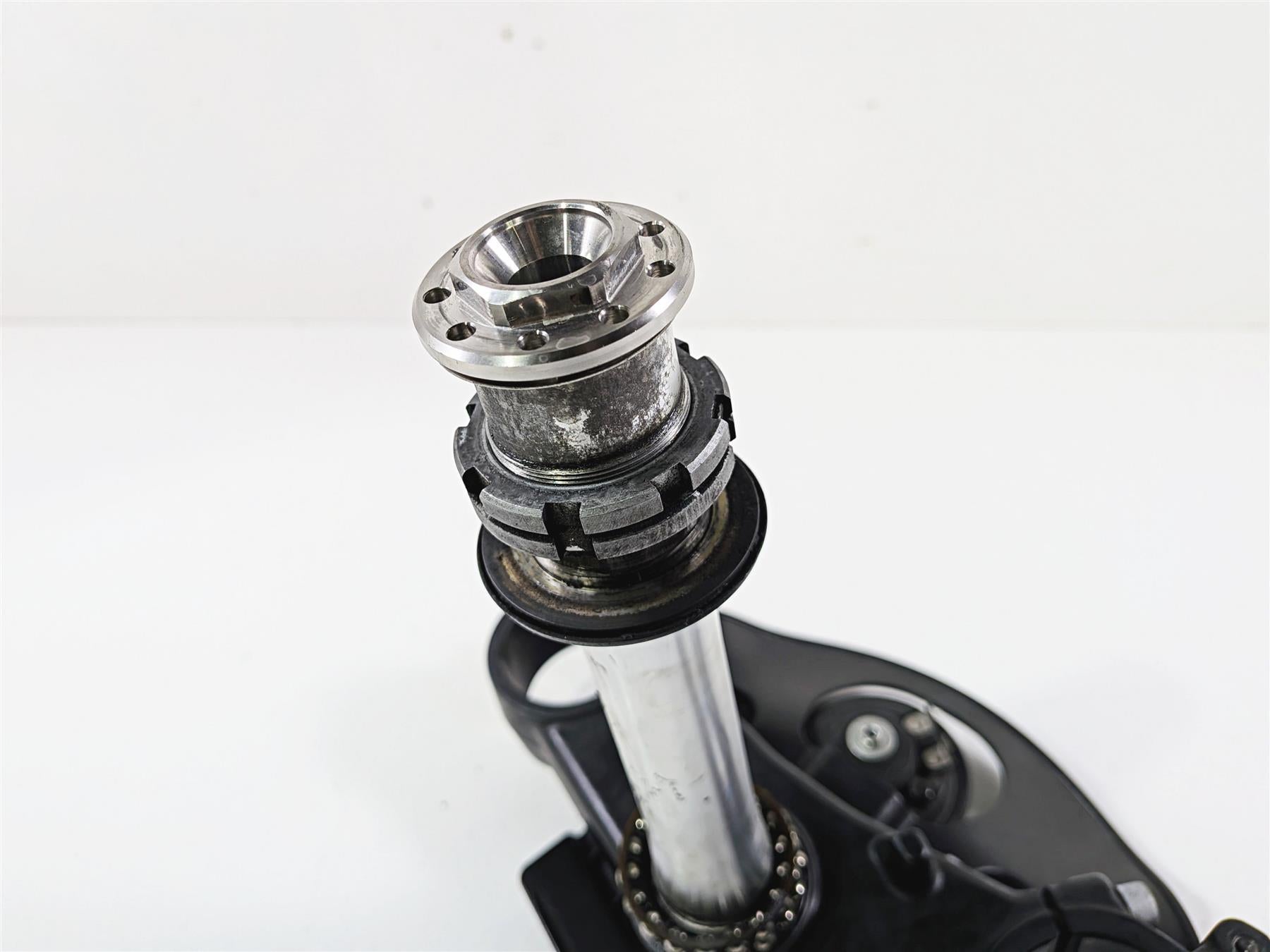 2018 Aprilia RSV4 RR Lower Triple Tree Steering Clamp 2B003923 848736 890848 {{ shop.shopifyCountryName }} - Mototech271