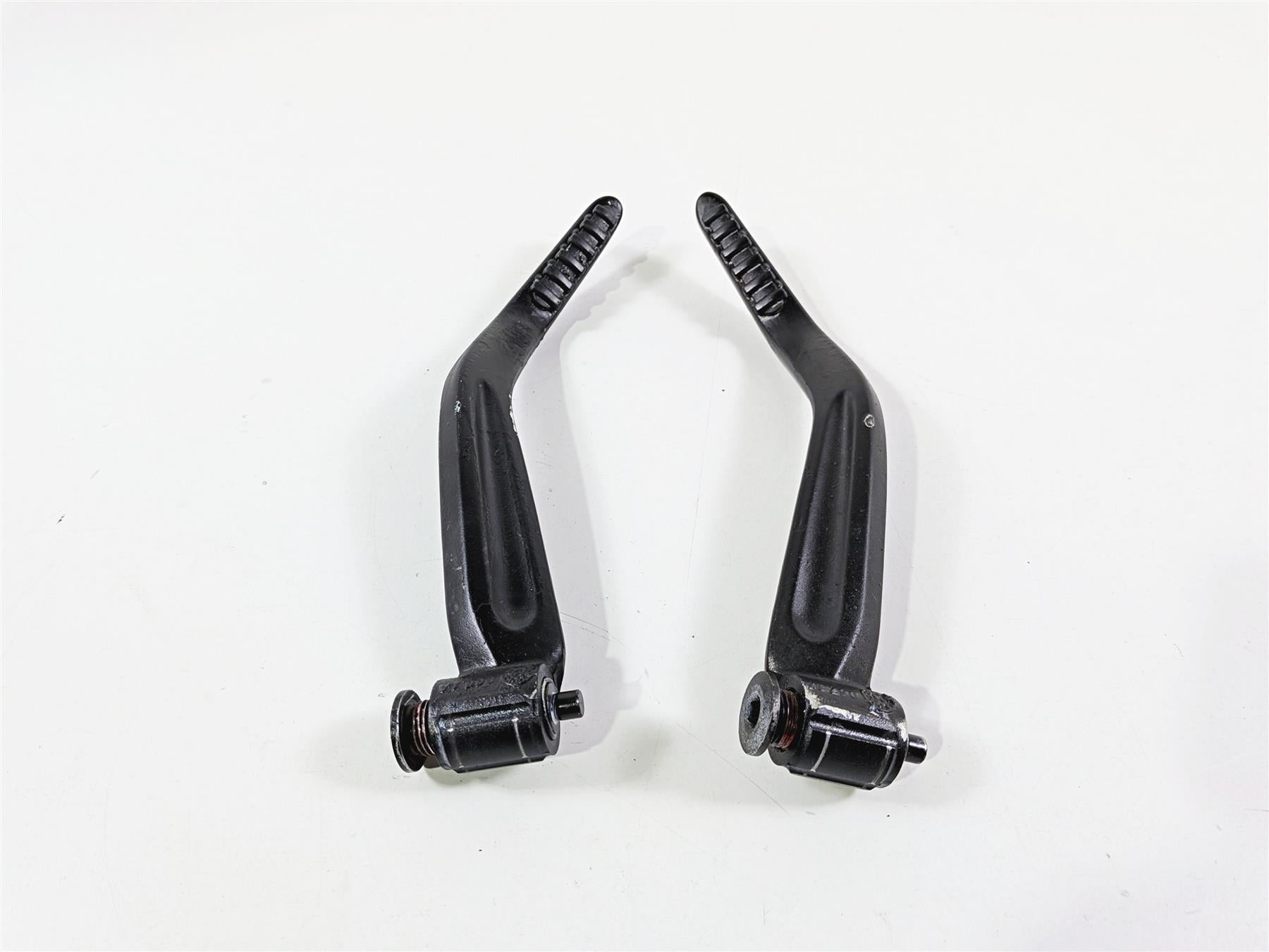 2015 Ducati Diavel Dark Rear Passenger Foot Peg Set 46520671A 46520661A-Mototech271