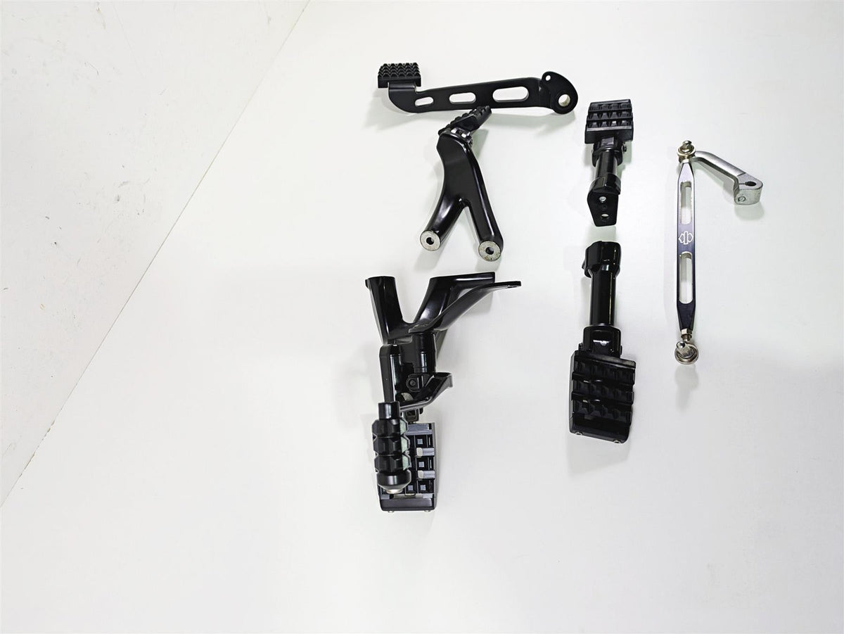 2019 Harley Softail FXDR 114 Footpeg Shifter Brake Pedal Set 33600134 50500746 {{ shop.shopifyCountryName }} - Mototech271