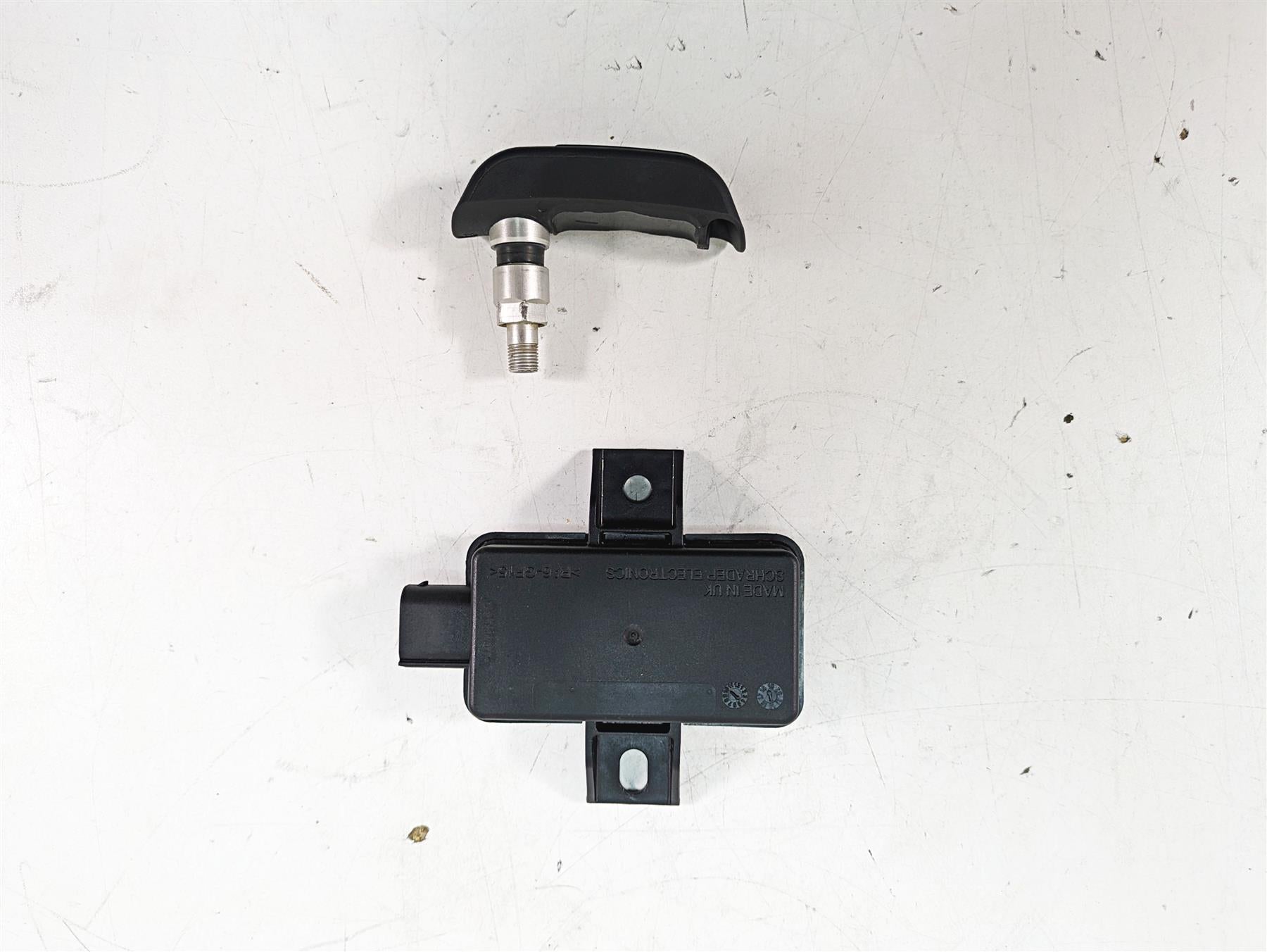 2020 KTM 1290 Super Adventure R Tire Pressure Module & Rear Sensor 60312032000 {{ shop.shopifyCountryName }} - Mototech271